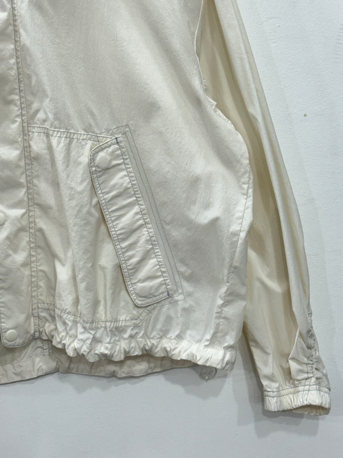 엄브로 오버핏 아이보리 바람막이  상품이미지3