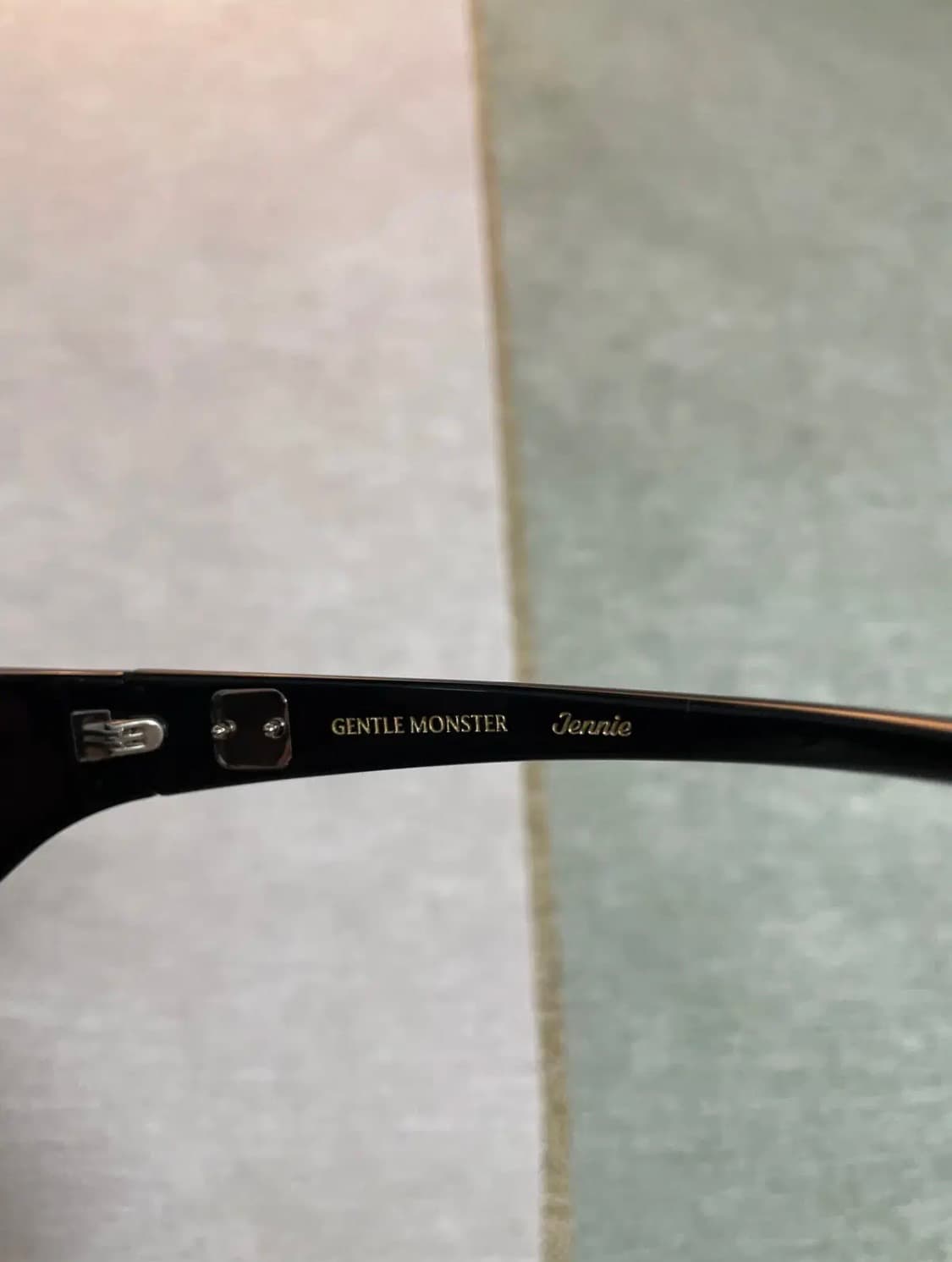 [F] 젠틀몬스터 제니 도넛 번 01 블랙 상품이미지4