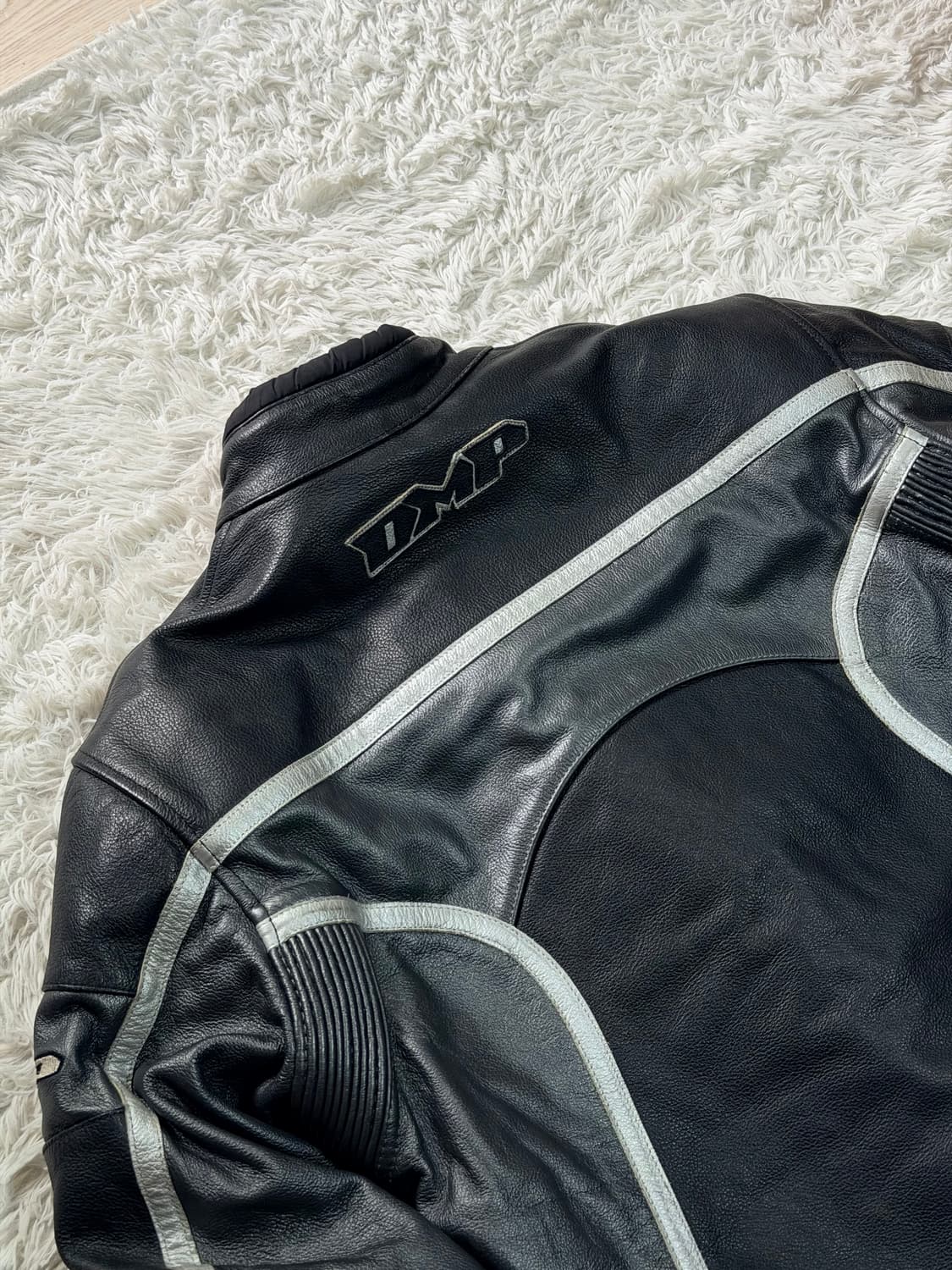 DMP 여성용 가죽 바이크 재킷 (풀 프로텍터 포함) - 상태 최상 상품이미지3