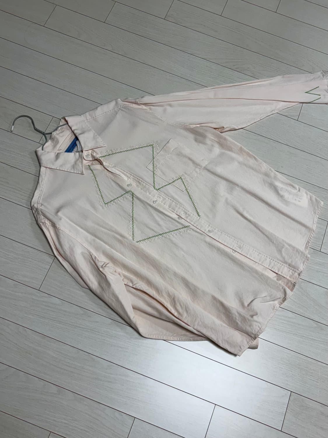 [m] 플라스틱 프로덕트 지그재그 셔츠 (ECRU) 상품이미지3