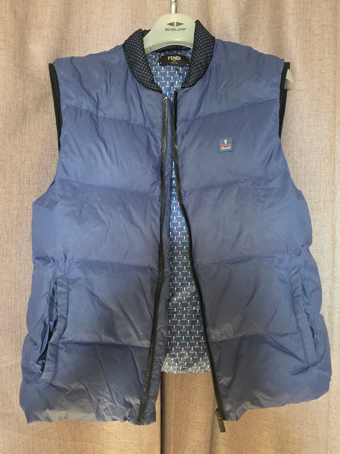 펜디구스다운조끼 52사이즈 상품이미지1