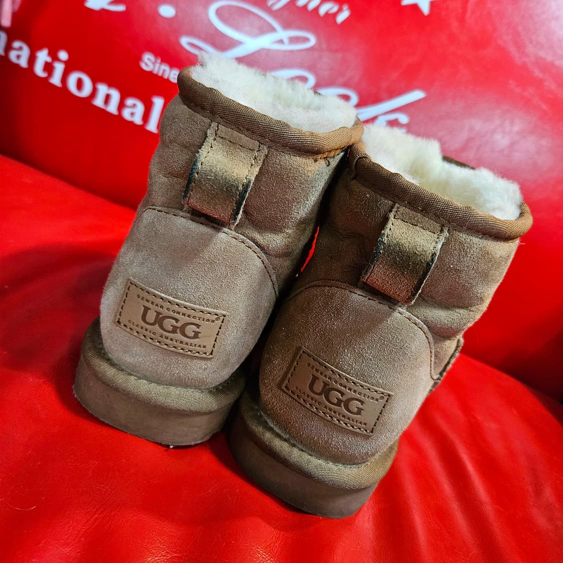 어그(UGG) 클레식 미니 체스트넛 양털 부츠 37size 상품이미지3