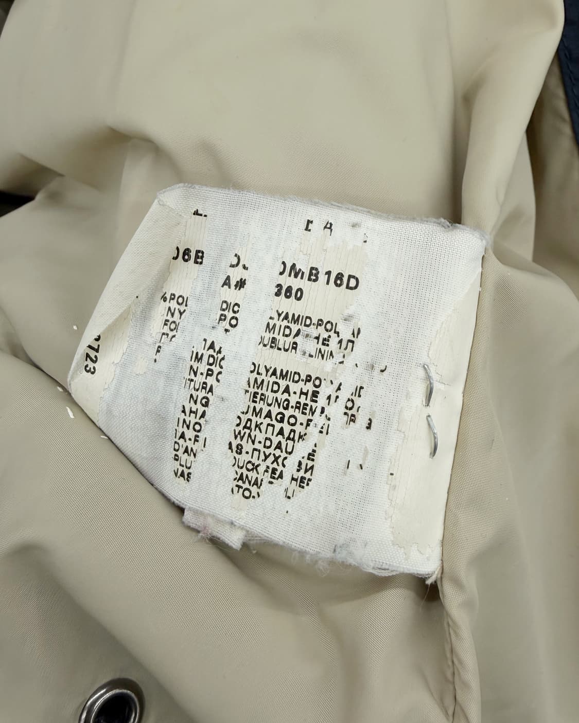 아르마니 진스 00s 나일론쉘 다운 자켓 네이비 상품이미지6