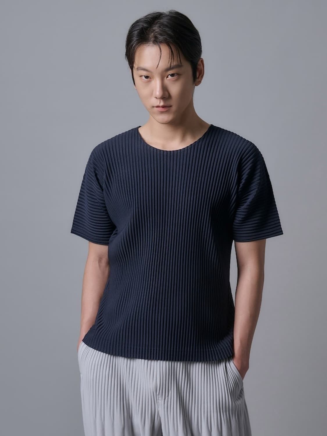 옴므플리세 베이직 반팔 네이비 3 상품이미지1