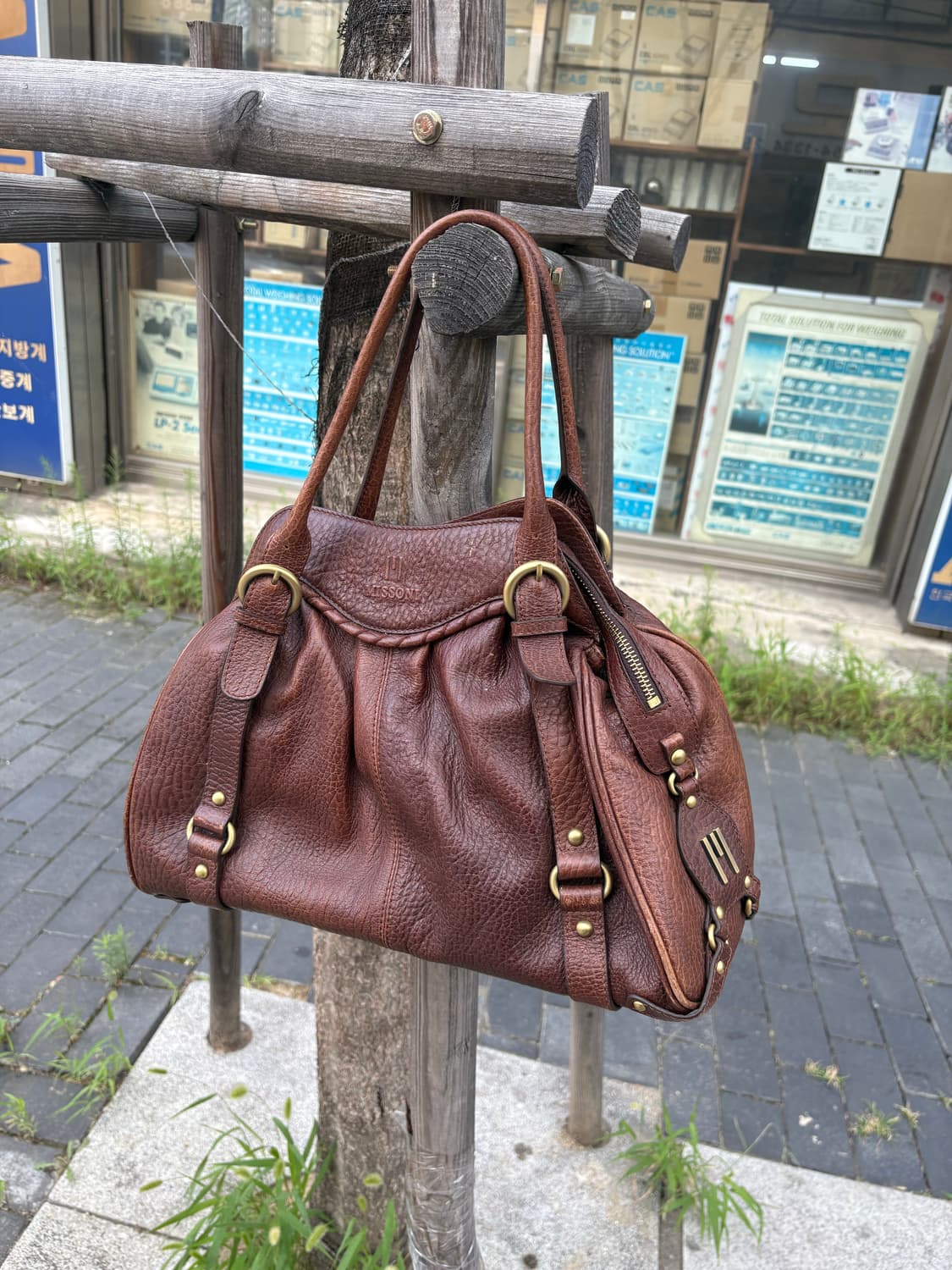 미쏘니 브라운 레더 핸드백 상품이미지1