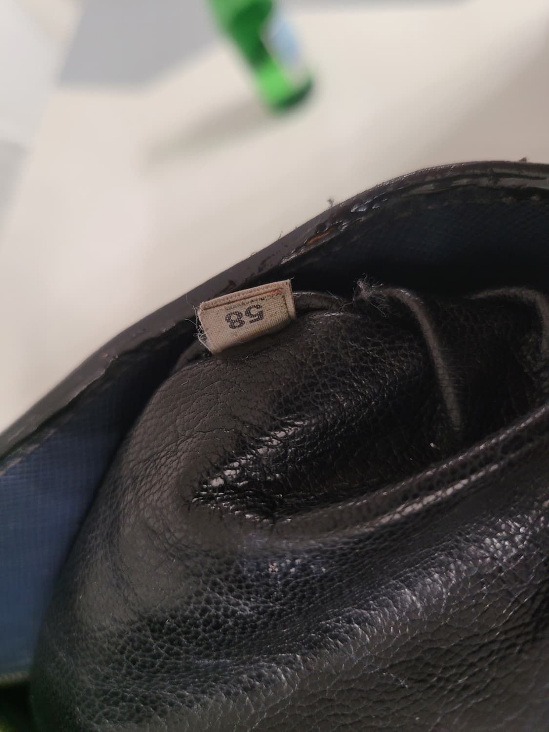 세련된 네이비 컬러 PRADA 프라다 사피아노 남성 토트백 B급 중고 상품이미지9