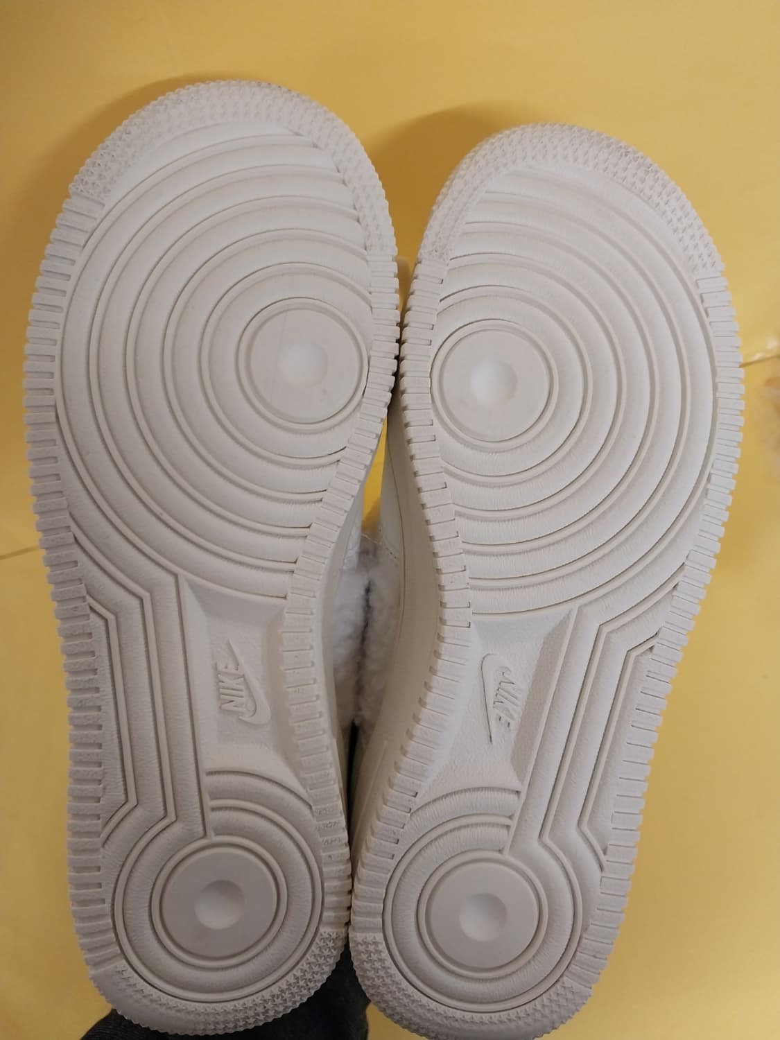 여성 나이키 에어포스1 07 로우 셰프라 플러스 화이트 운동화 (230) 상품이미지8