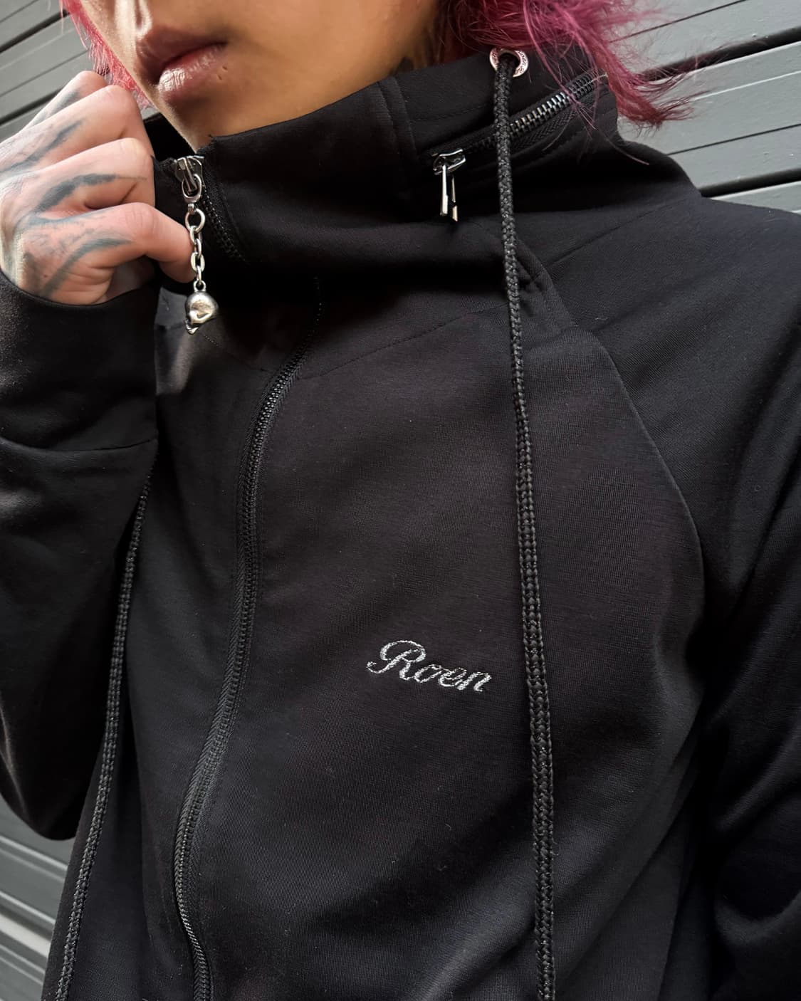 Roen – Skull Leather Patch Zip Hoodie 상품이미지8