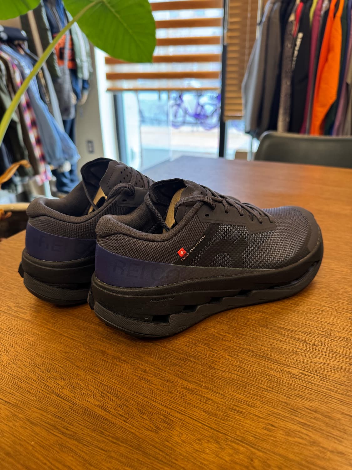 [260mm] 온러닝 x 빔즈 x 레이 클라우드 울트라3 아이언블랙 상품이미지5