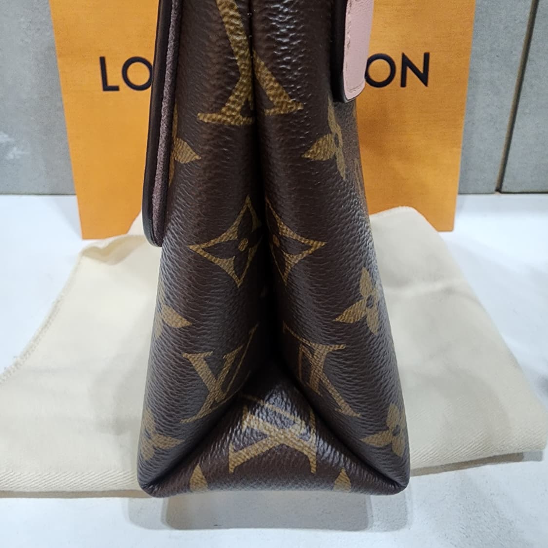 루이비통 록키BB 로즈파우더핑크 내장칩버전 상품이미지6