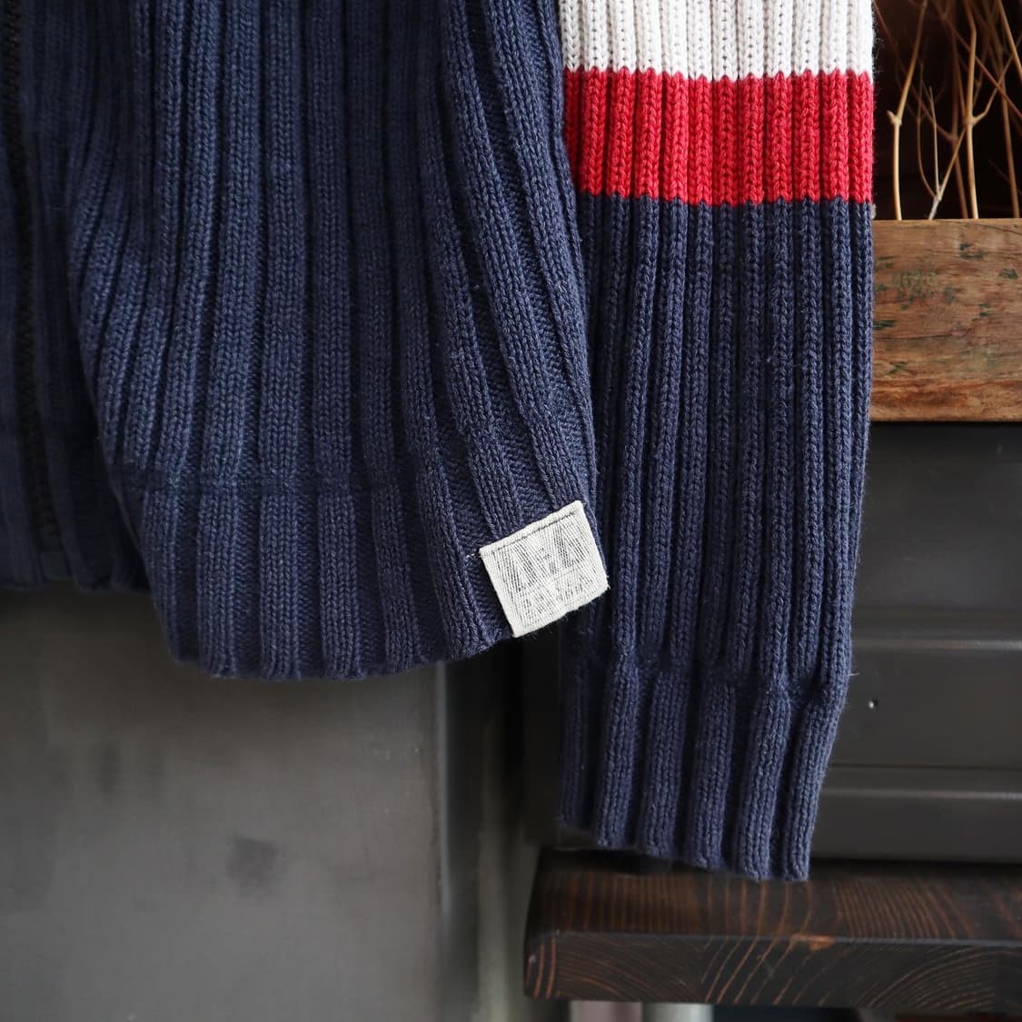 돌체앤가바나 스펠아웃 풀집업 니트 상품이미지4