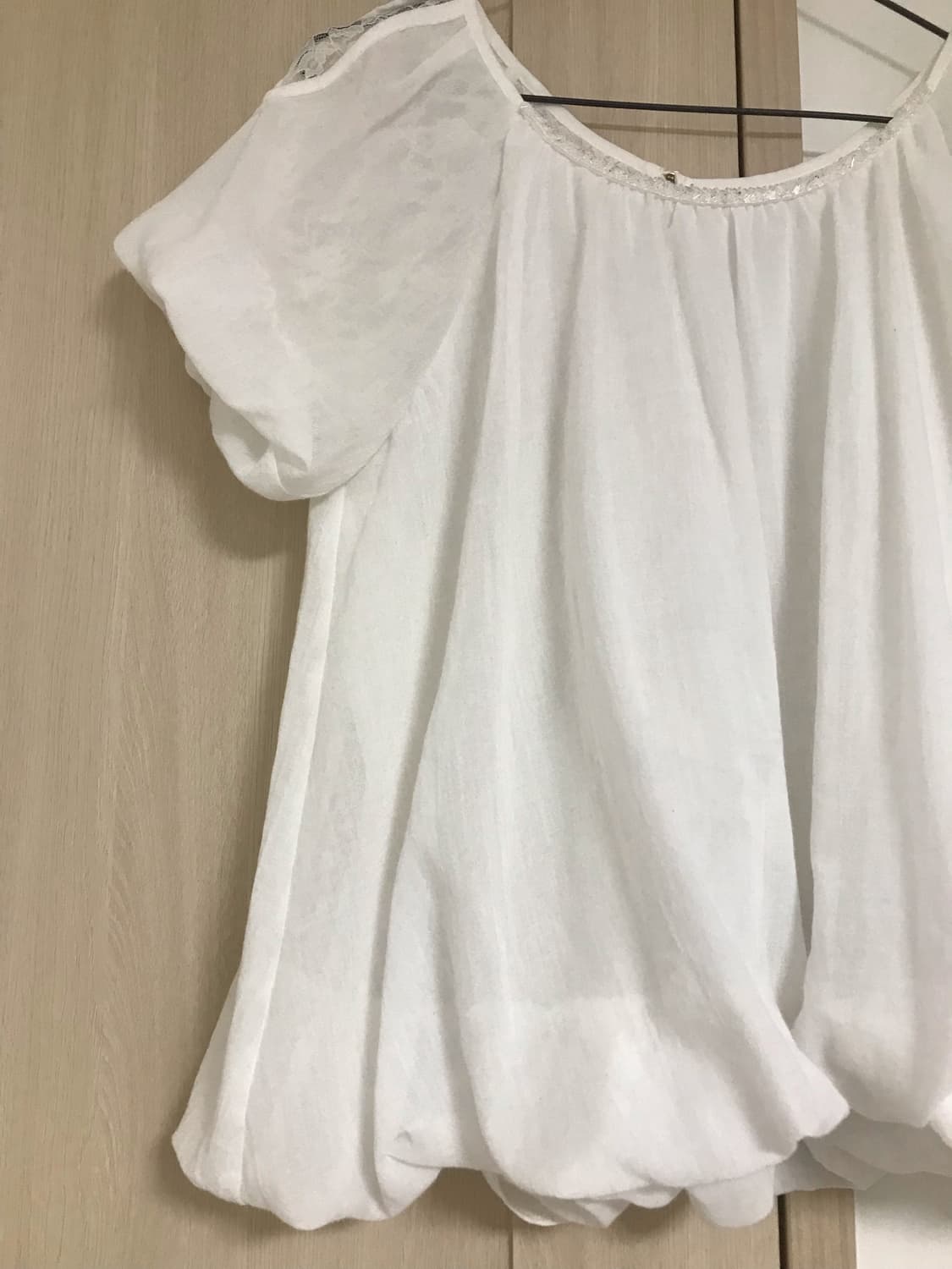 모리걸 화이트 벌룬핏 레이스 블라우스 상품이미지2