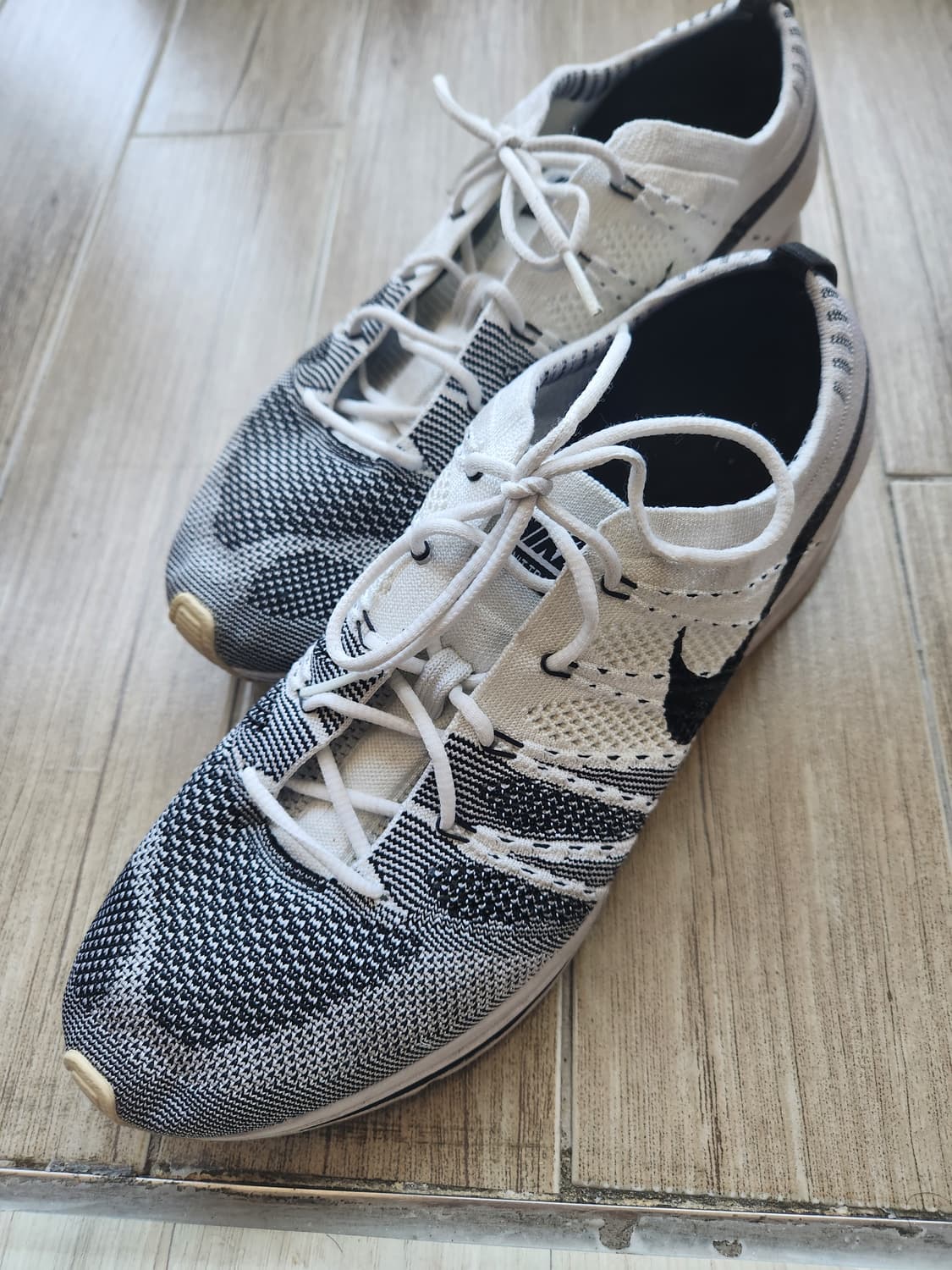 나이키 플라이니트 트레이너 화이트 블랙 2017 (290) 상품이미지1