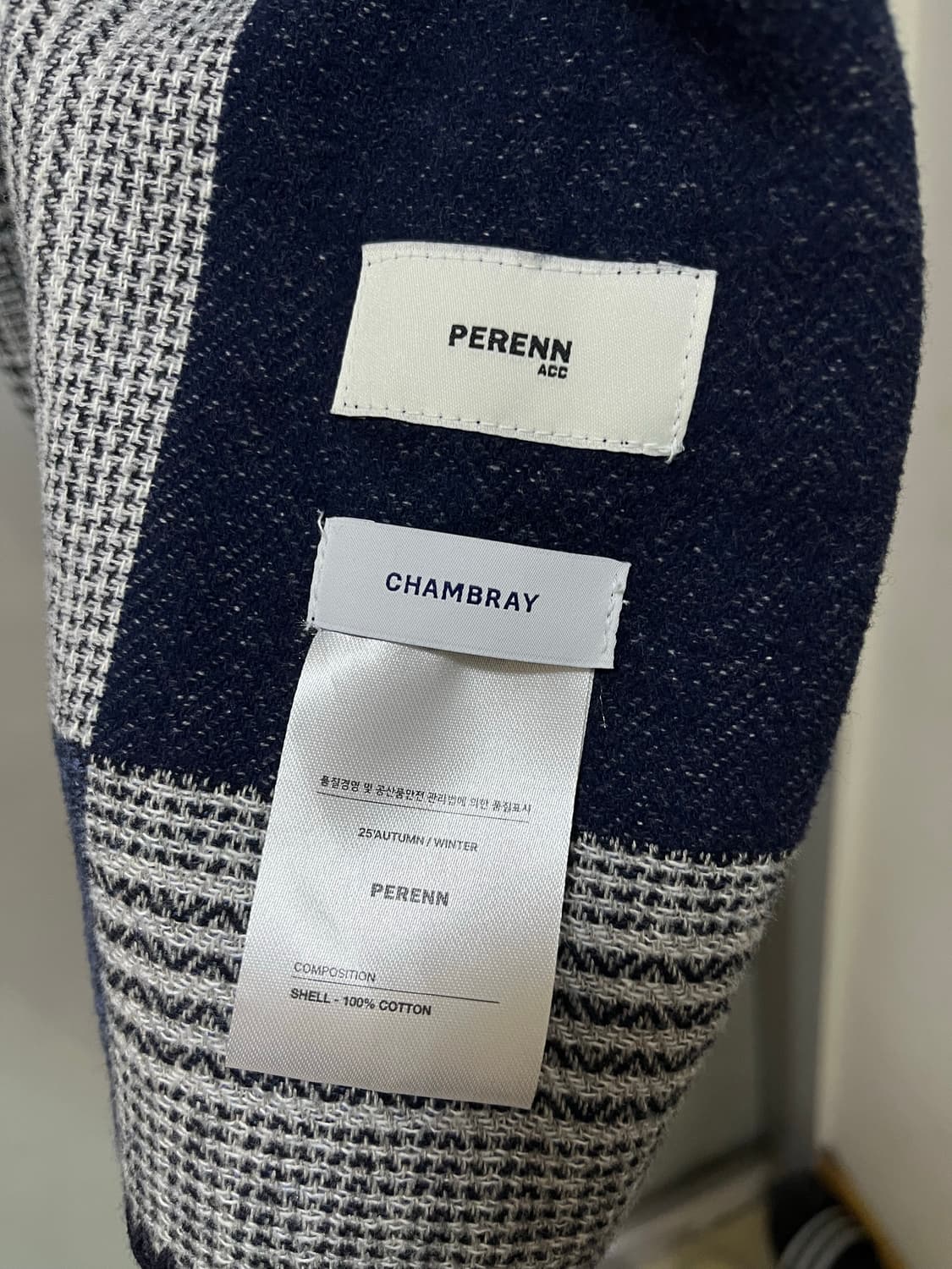 퍼렌 fluffy cotton scarf_check navy 상품이미지3