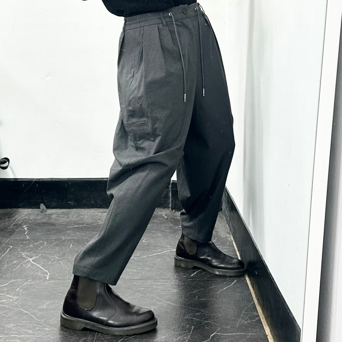 송지오 옴므 23SS 크레이프 벌룬 팬츠 상품이미지3