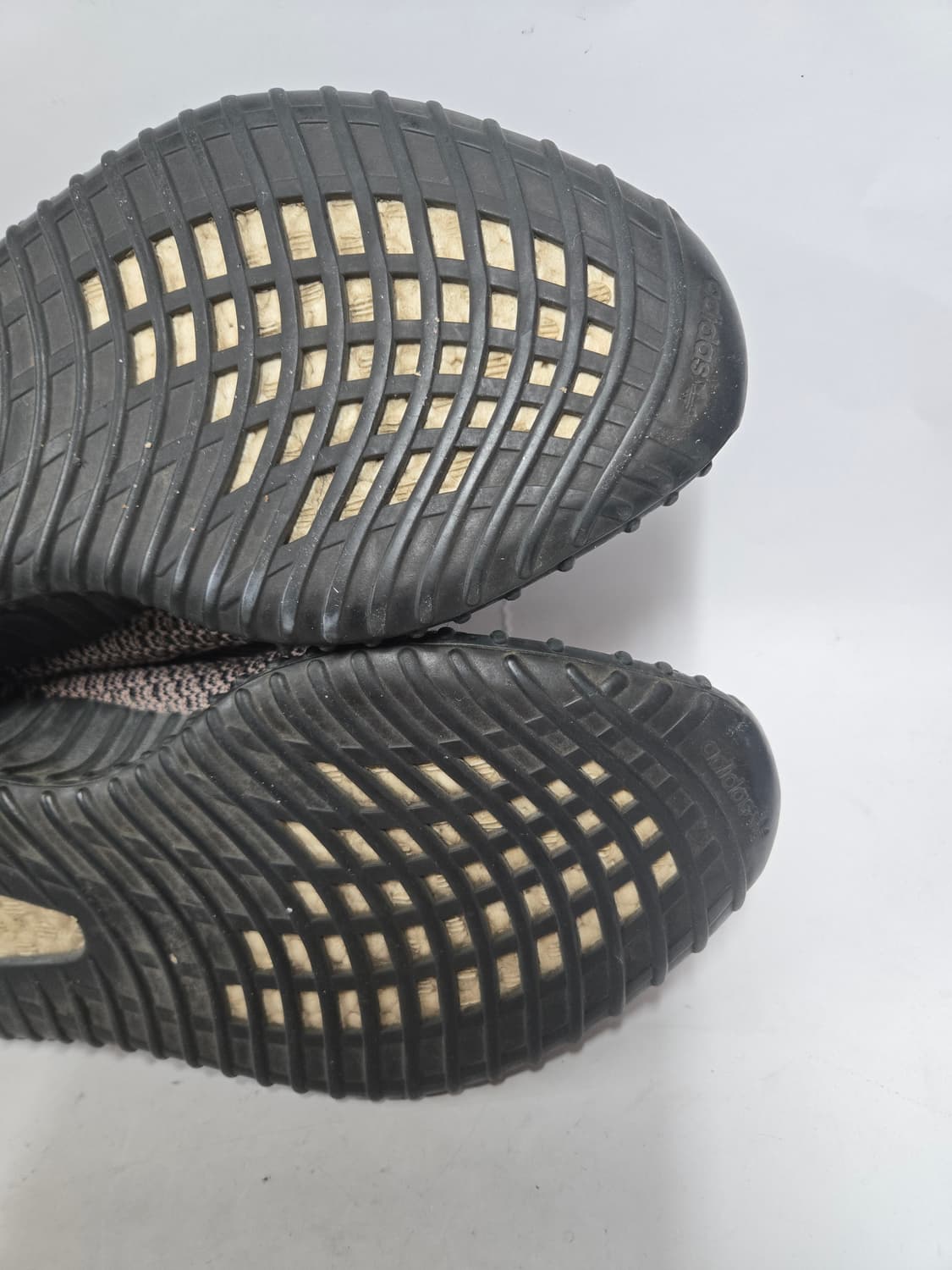 아디다스 이지부스트 350 V2 멀티컬러 예힐 285mm 상품이미지8