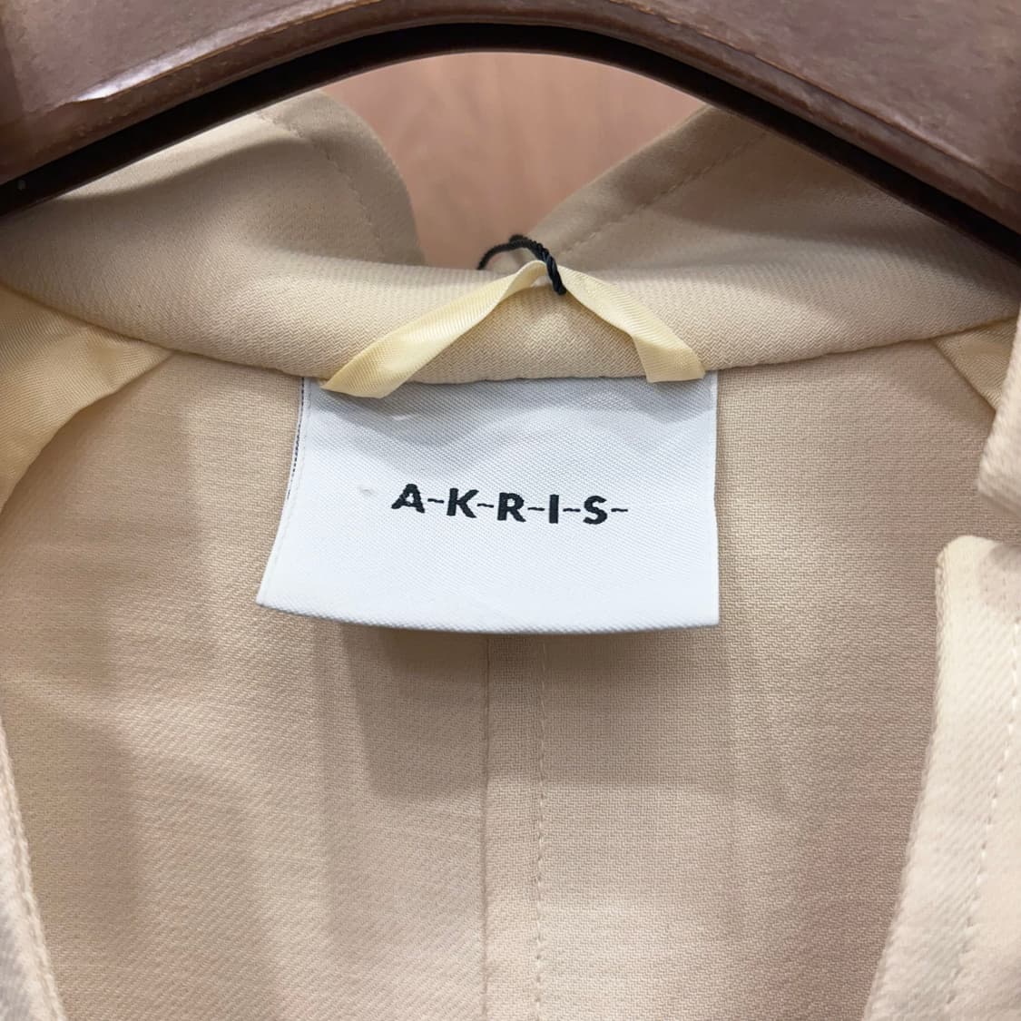 아크리스 노카라 싱글 자켓 프론트 히든 버튼 클로징 포켓 디테일 아이보리 상품이미지7