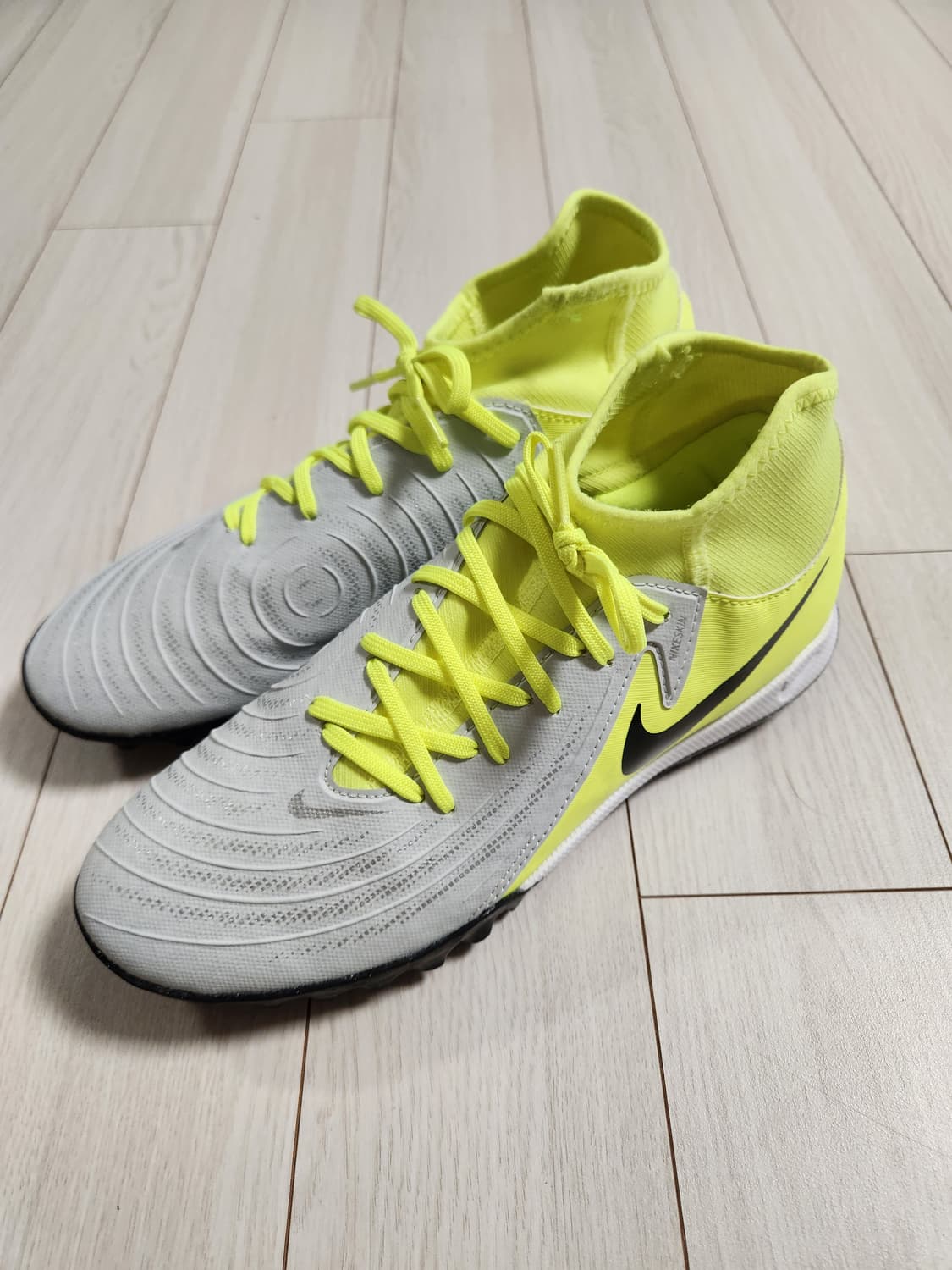 나이키 풋살화 팬텀 루나 2 아카데미 TF(FJ2566-003) 사이즈2 상품이미지1