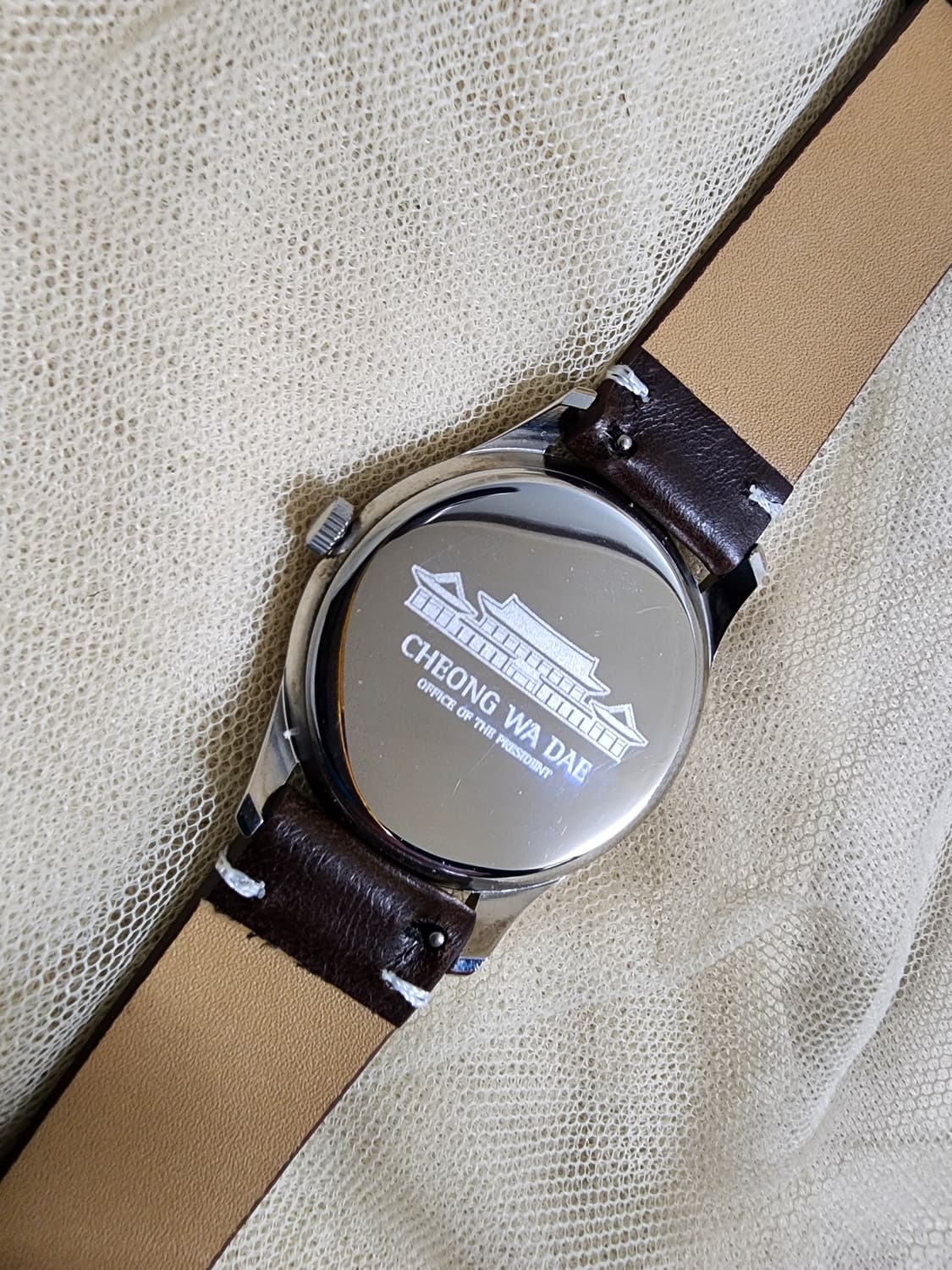 청와대 기념 시계 브라운 가죽 시계 상품이미지5