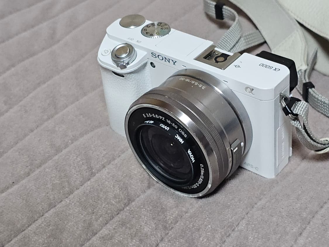 소니 A6000 미러리스 카메라 상품이미지3