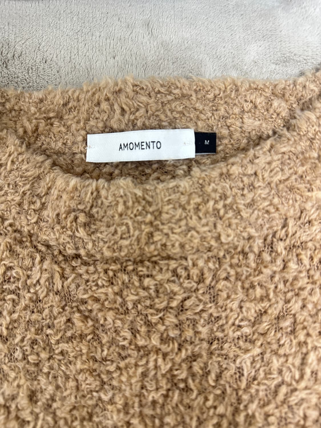 아모멘토 퍼리 니트 풀오버 카메라 M 상품이미지2