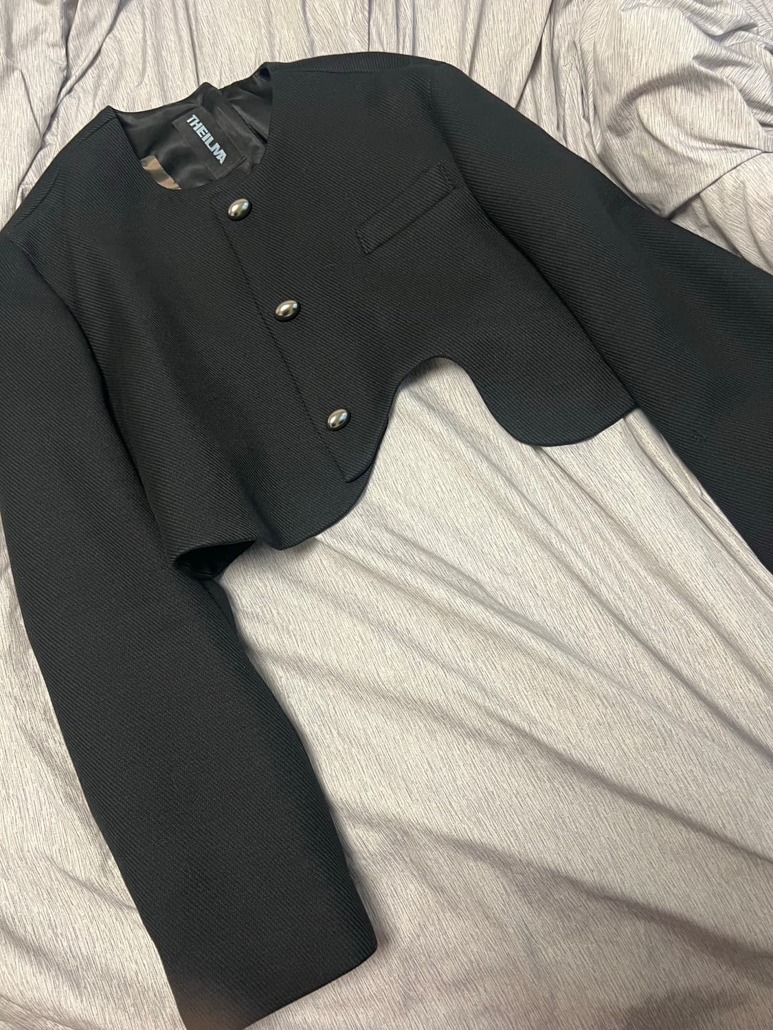 더일마 블랙 크롭 울자켓 상품이미지3