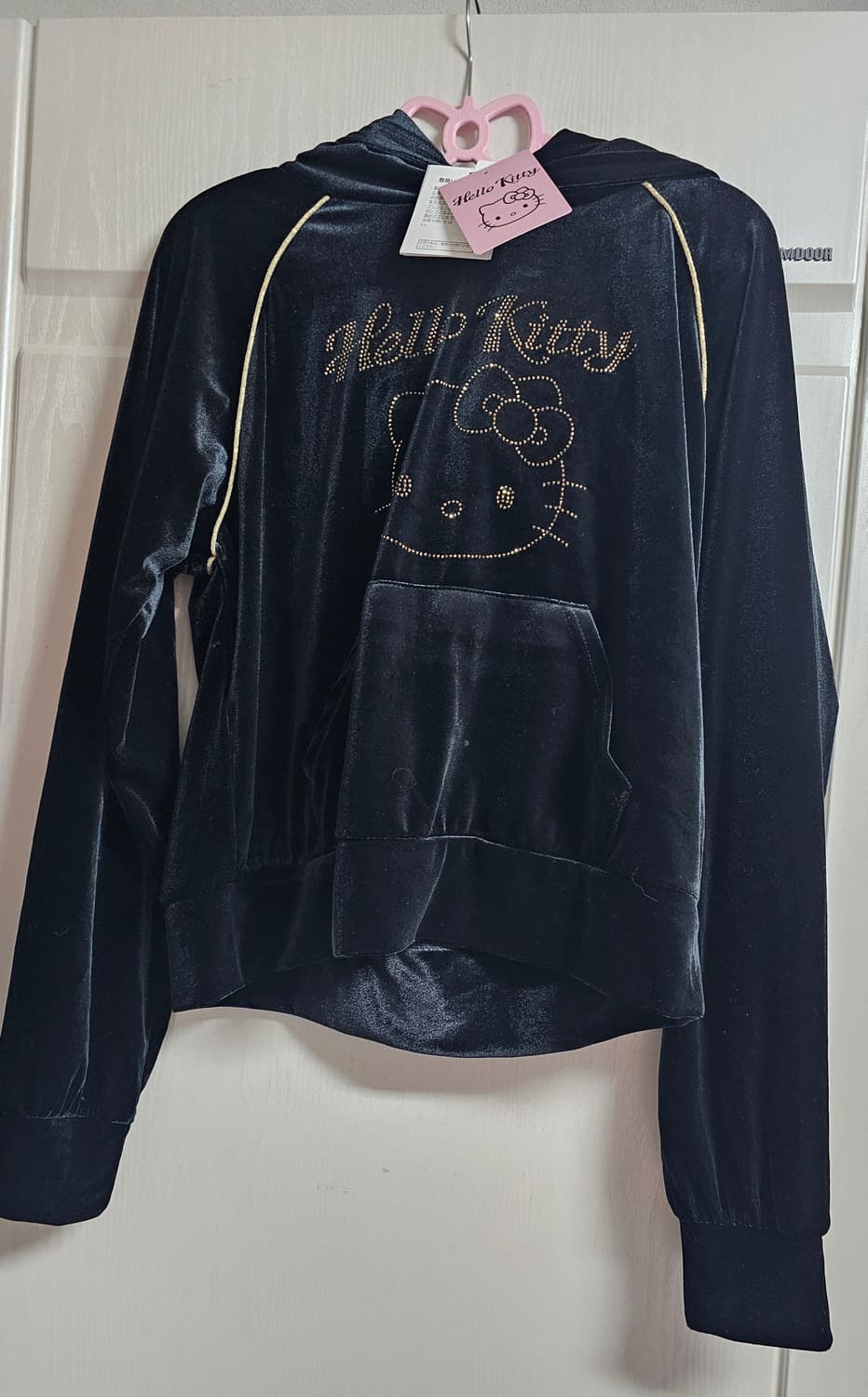 아베일 헬로키티 벨벳 후드셋업 블랙 m사이즈 상품이미지1