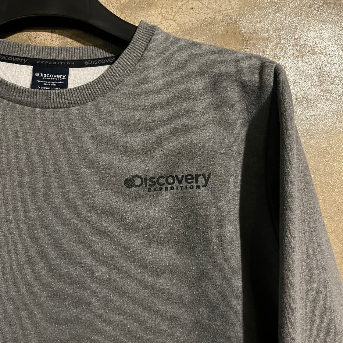 디스커버리 맨투맨 상품이미지2