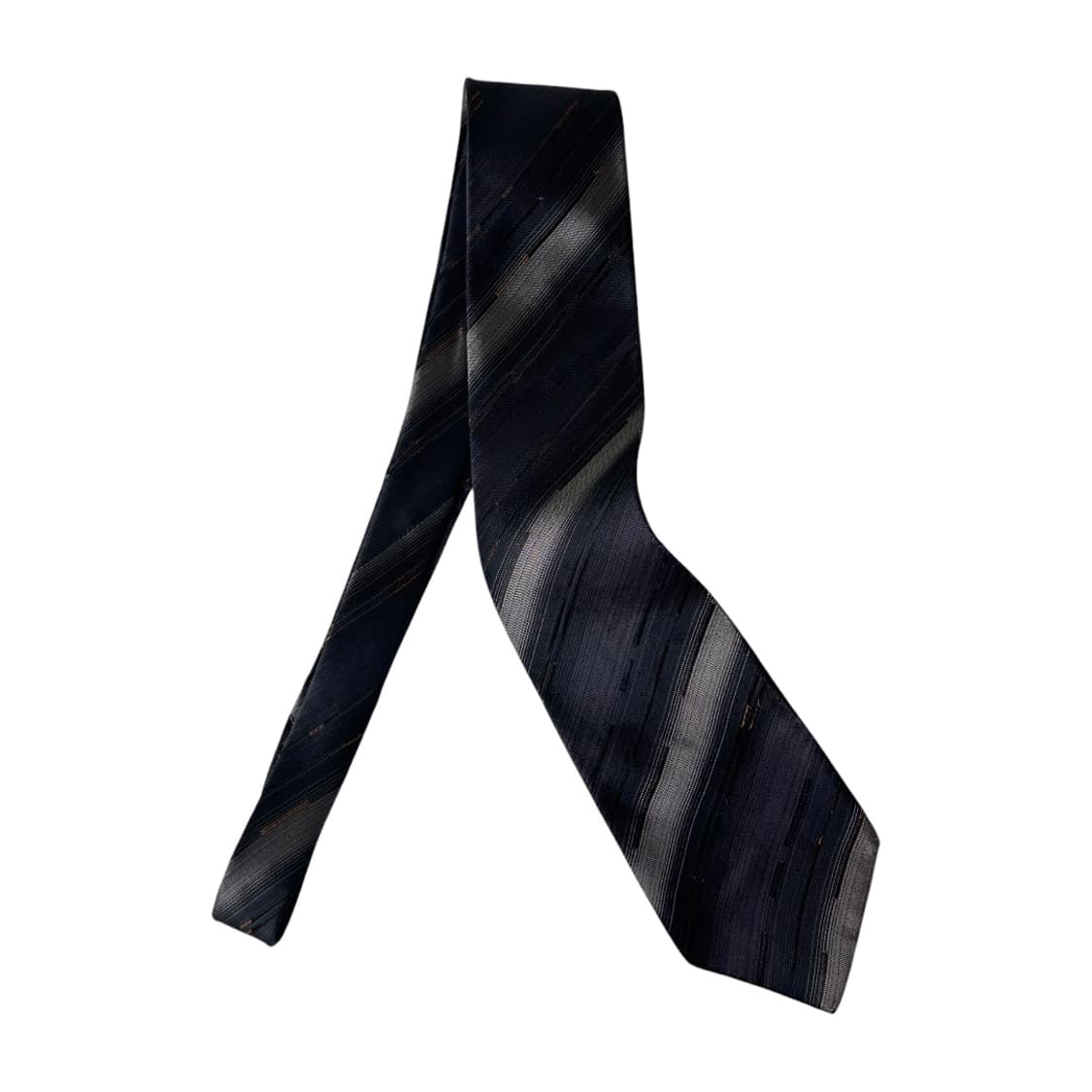 [ISSEY MIYAKE] 이세이미야케 사선 스트라이프 실크 넥타이 상품이미지1