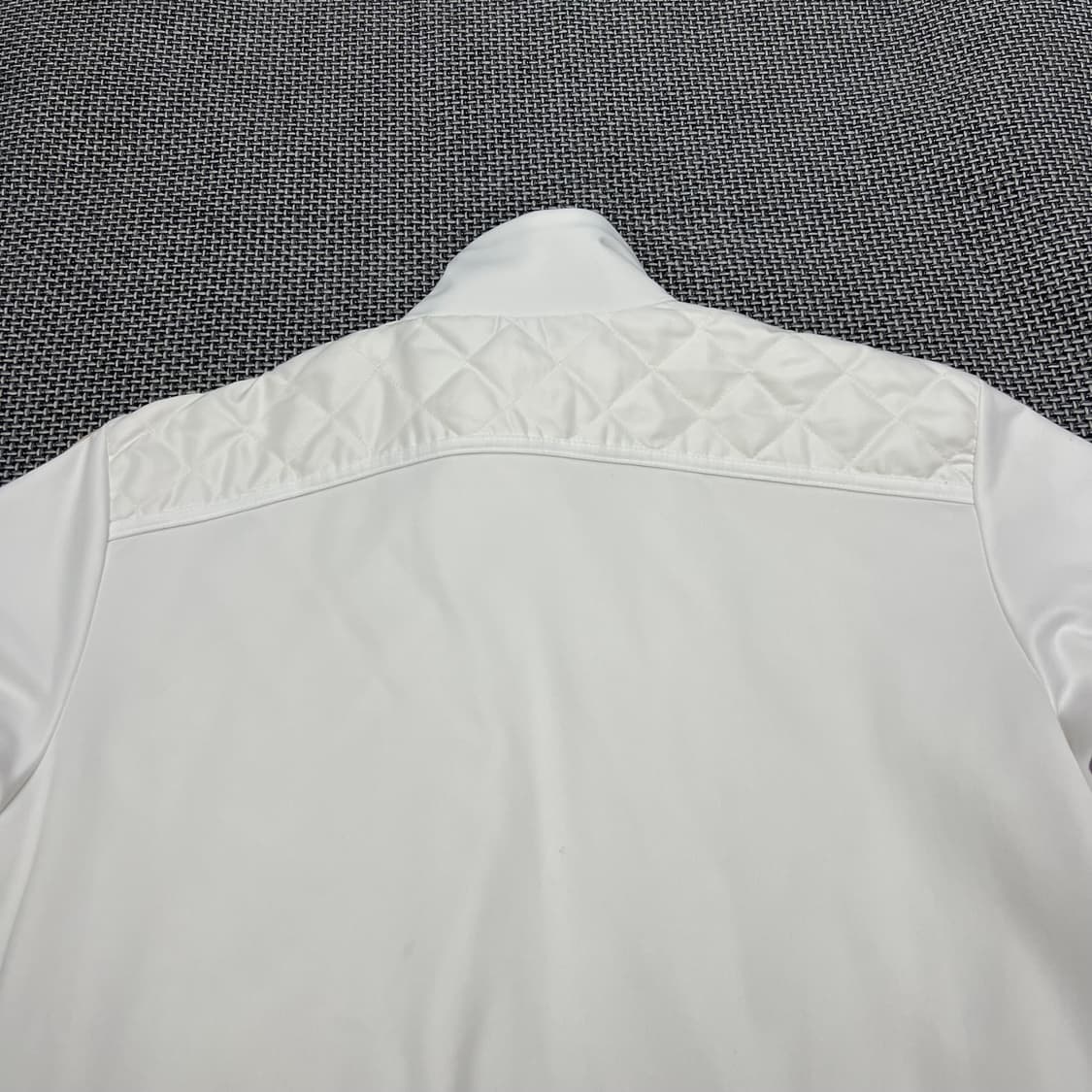 착샷O 아디다스 화이트베이지 누빔자켓 100 상품이미지4