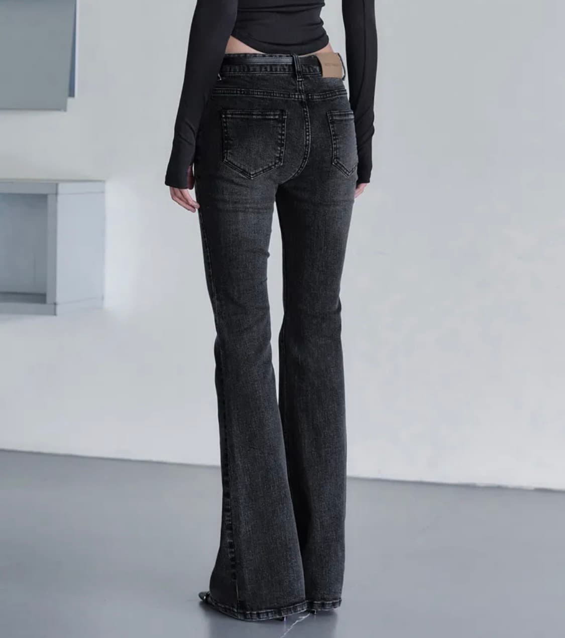 데케트우먼 시그니처 슬림 로우라이즈 플레어진 상품이미지4