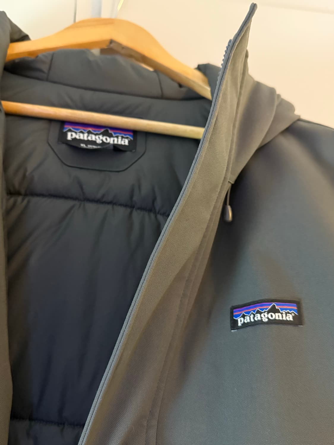 파타고니아 남성 패딩 팝니다 상품이미지2