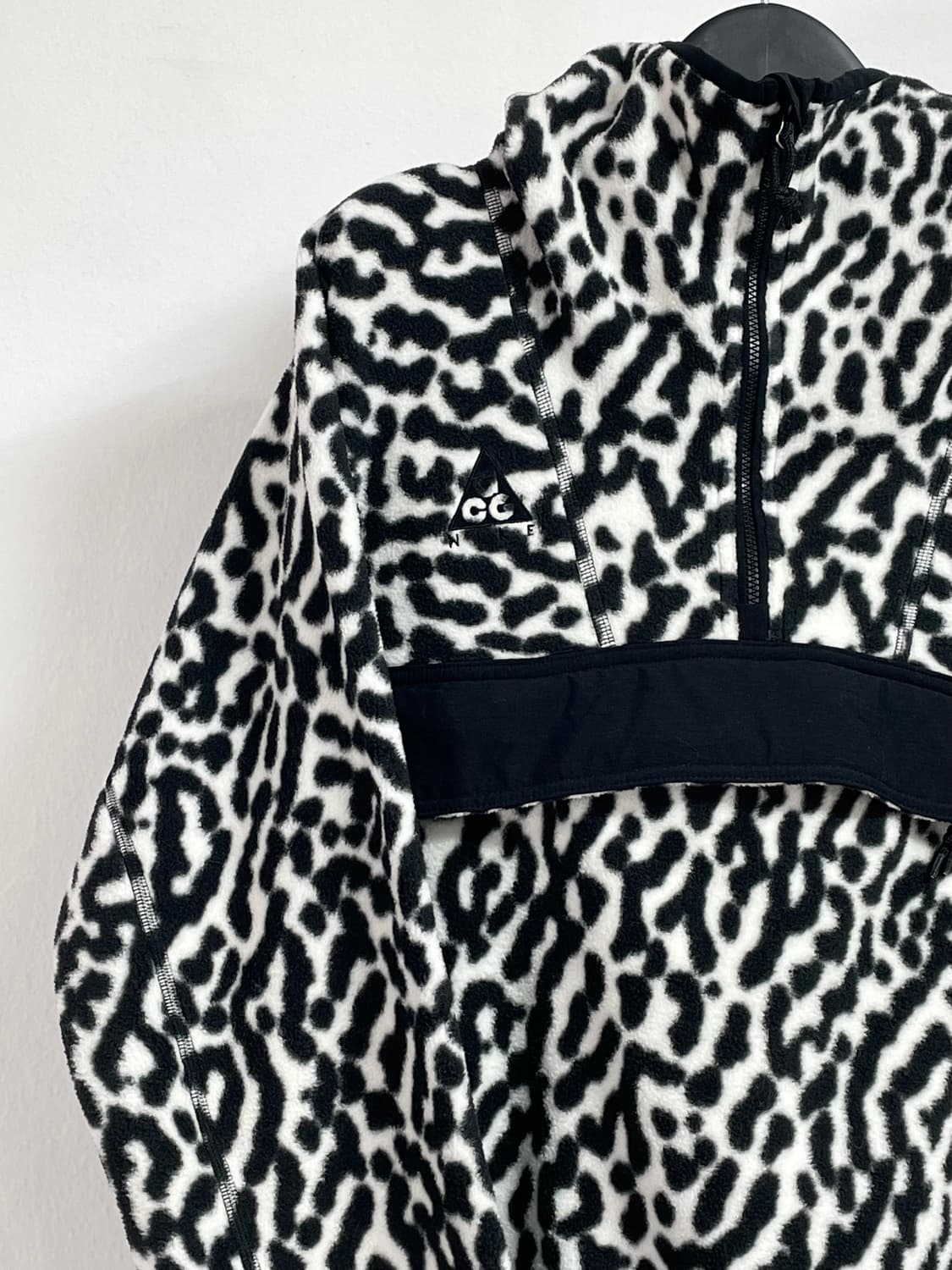 나이키 ACG 우먼스 지브라 후리스 후드 아노락 (on.173)   상품이미지2