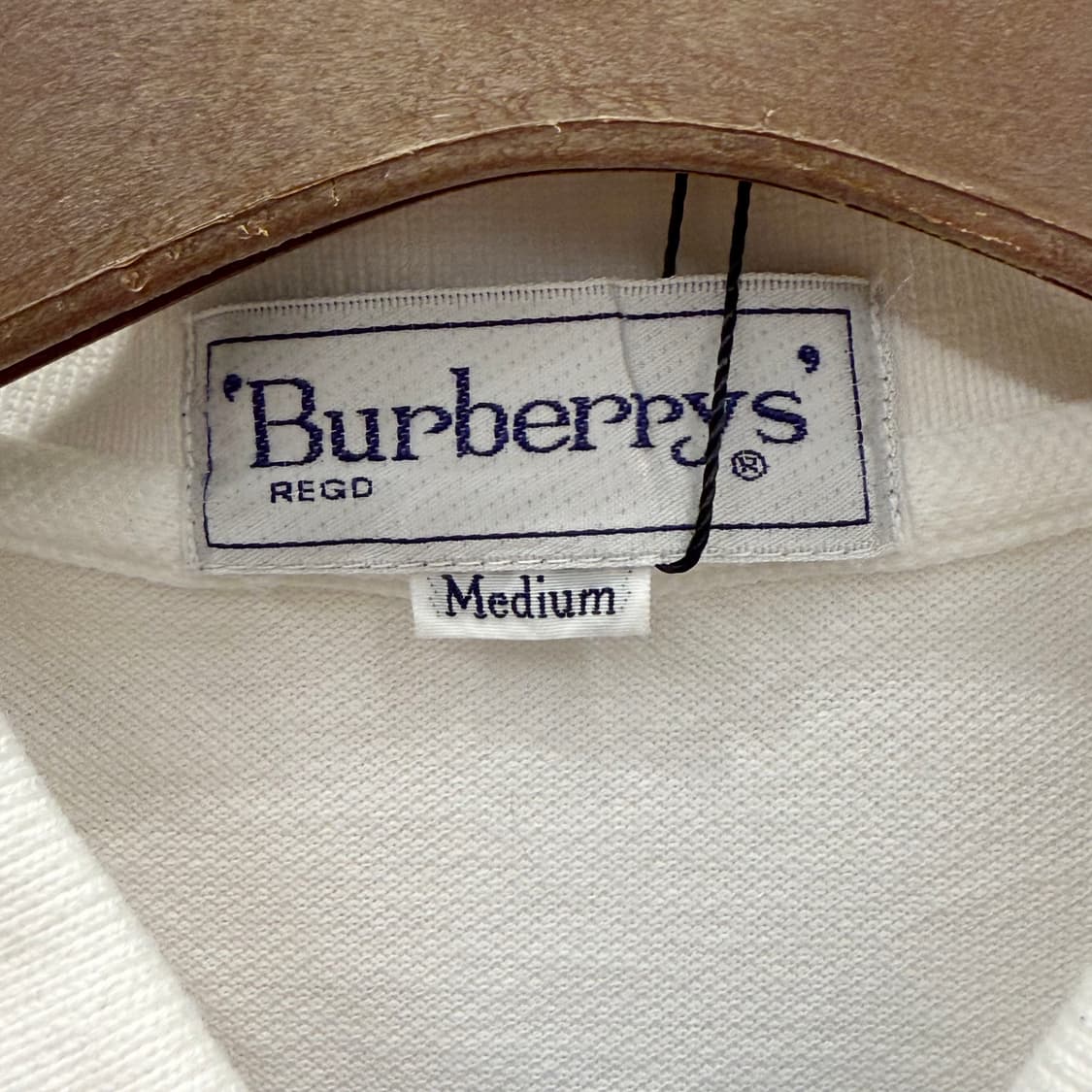 버버리 브릿 자수 로고 카라 반팔 피케 티셔츠 레귤러핏 화이트 상품이미지7