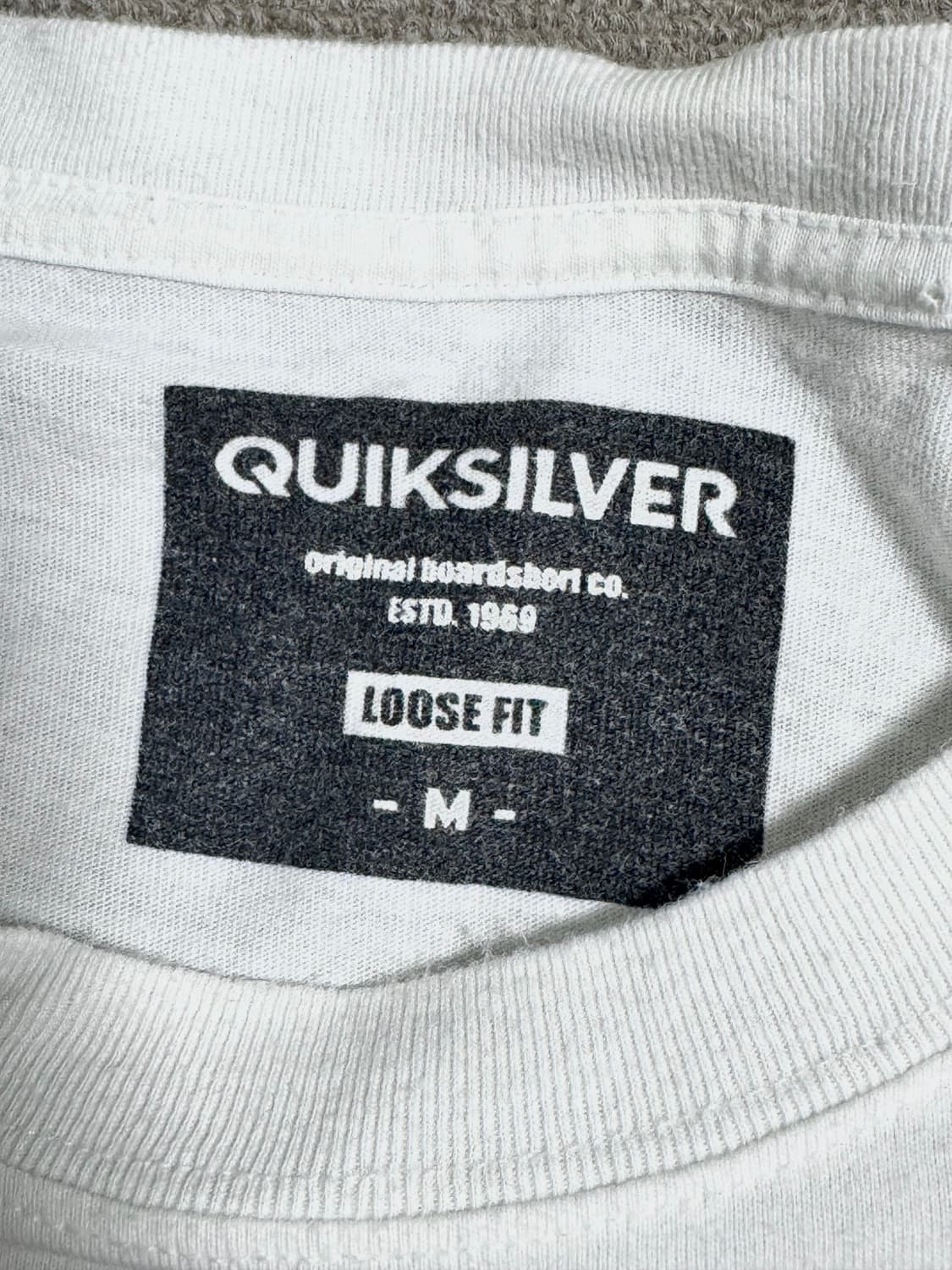 퀵실버 루즈핏 백로고 반팔 티셔츠 상품이미지3