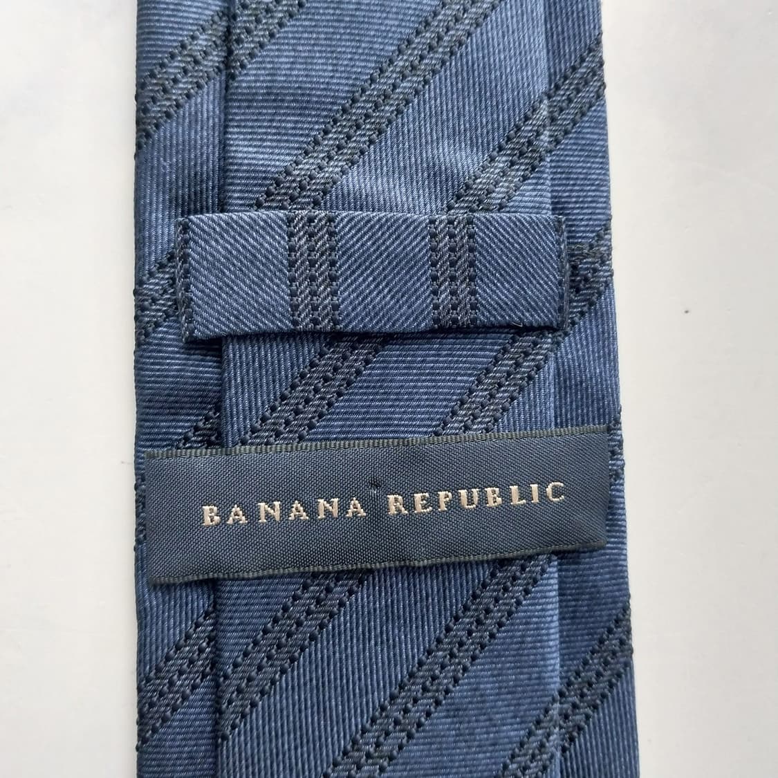 바나나리퍼블릭 넥타이 네이비 스트라이프 A+등급 K2465
 상품이미지9