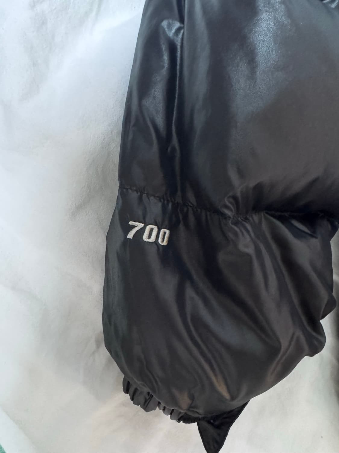 노스페이스 유광 700 눕시 패딩 급처 상품이미지3