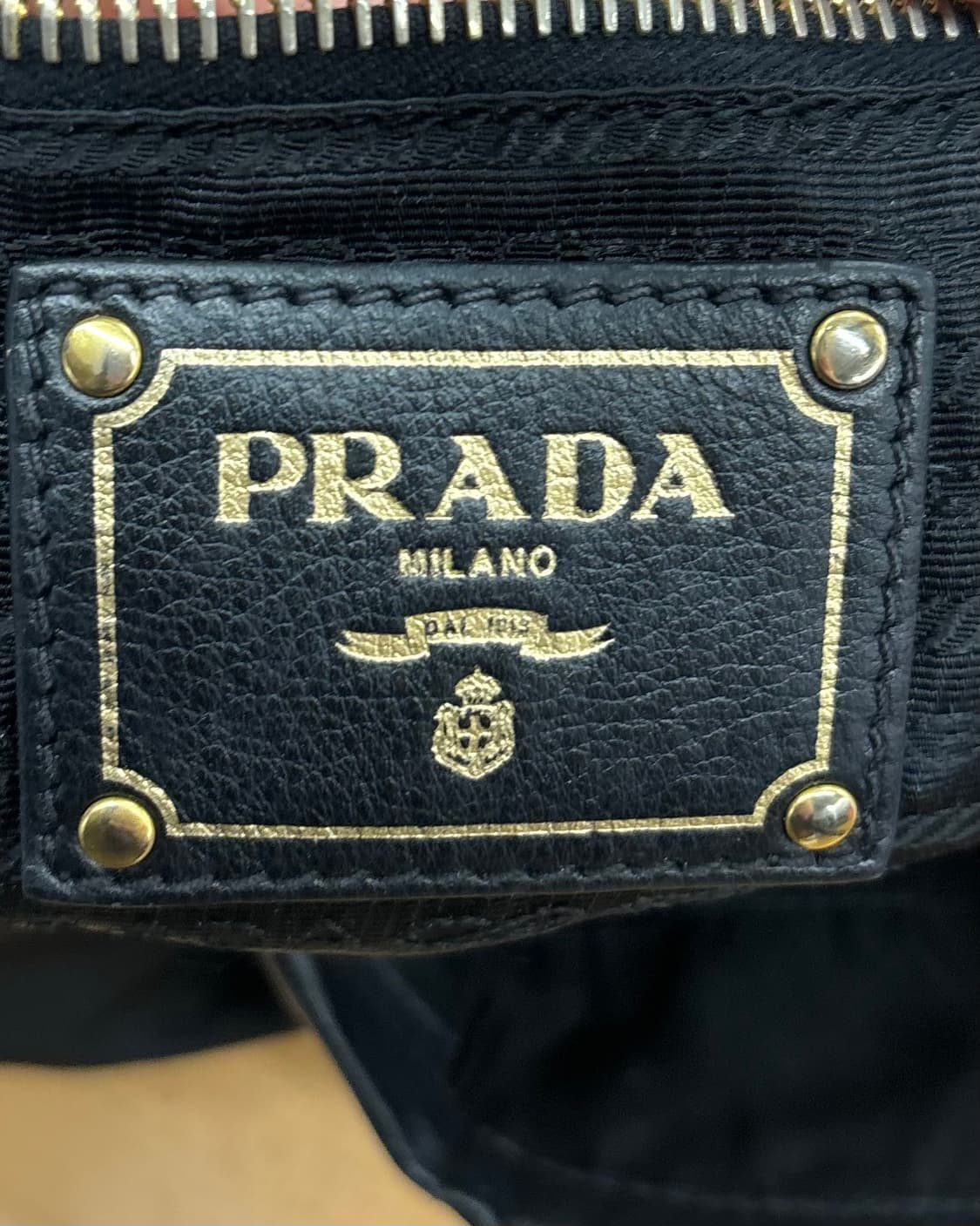 프라다 빈티지 블랙 포코노 가죽끈 숄더백 상품이미지7