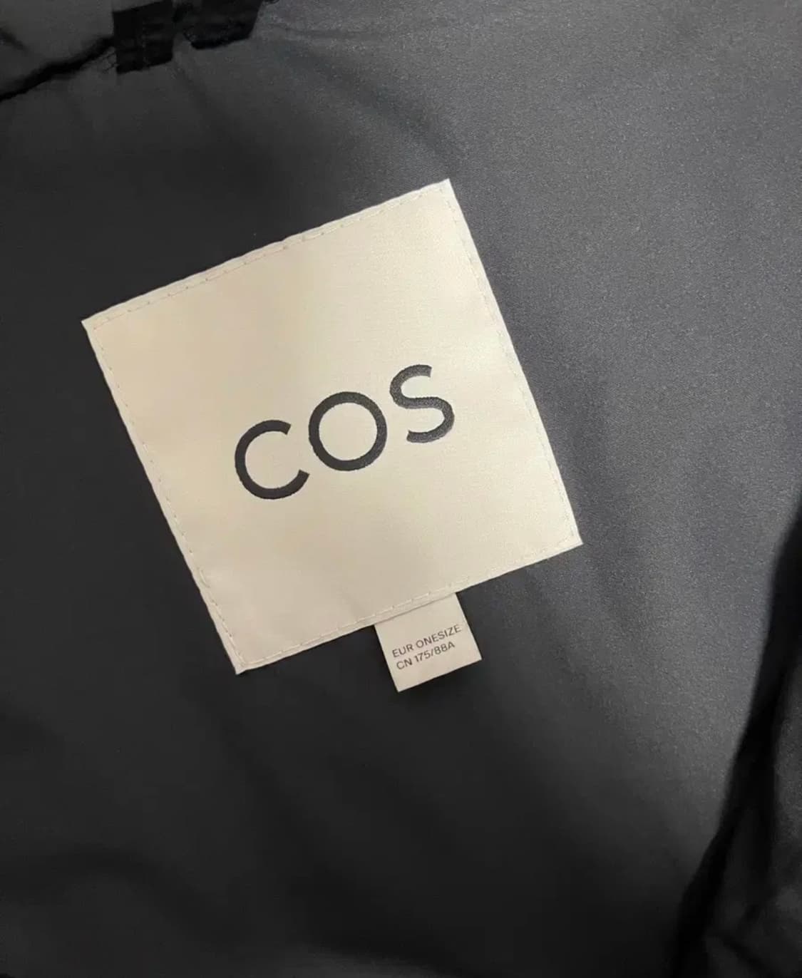 코스 버클 사이드 패딩 후드 질레 상품이미지2