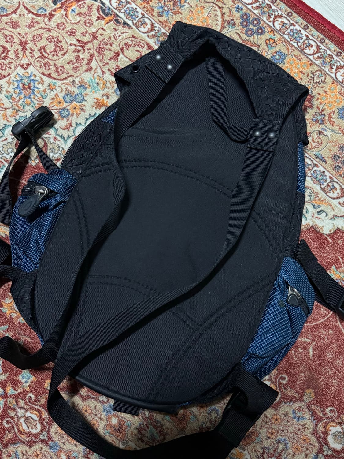 오클리 아이콘 미니백 상품이미지2