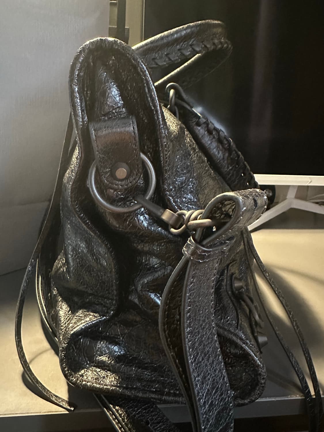 발렌시아가 르 시티백 미디엄 블랙 팝니다! 상품이미지5