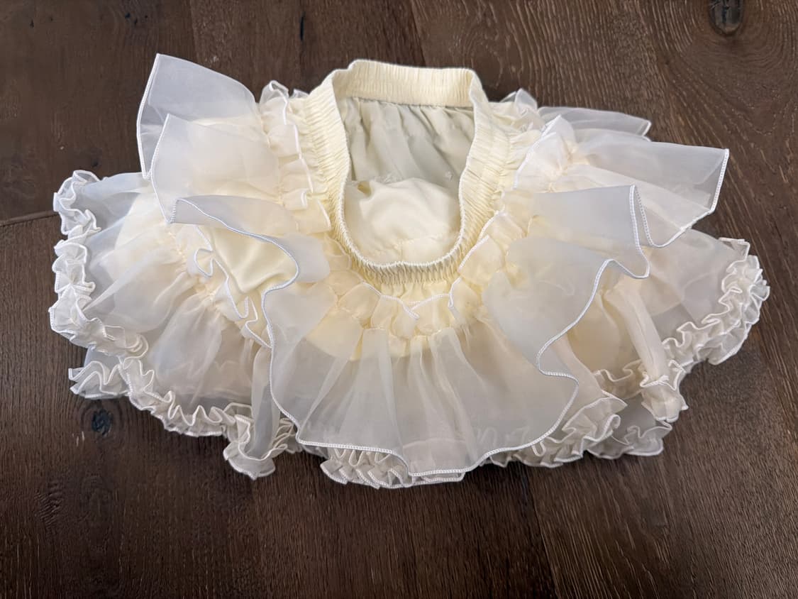 러프넥 프릴 스커트 아이보리  상품이미지4