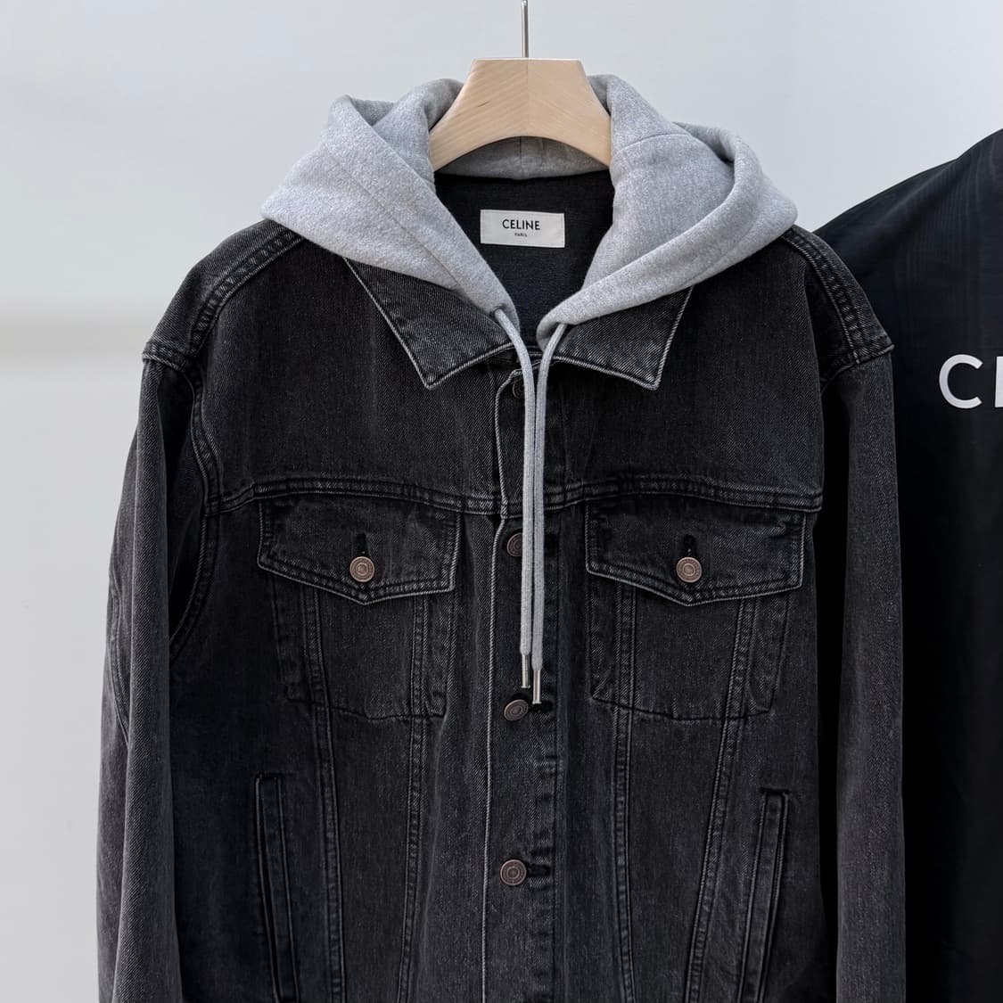 [S+급/L] 셀린느 백로고 후드 데님 흑청자켓 상품이미지4
