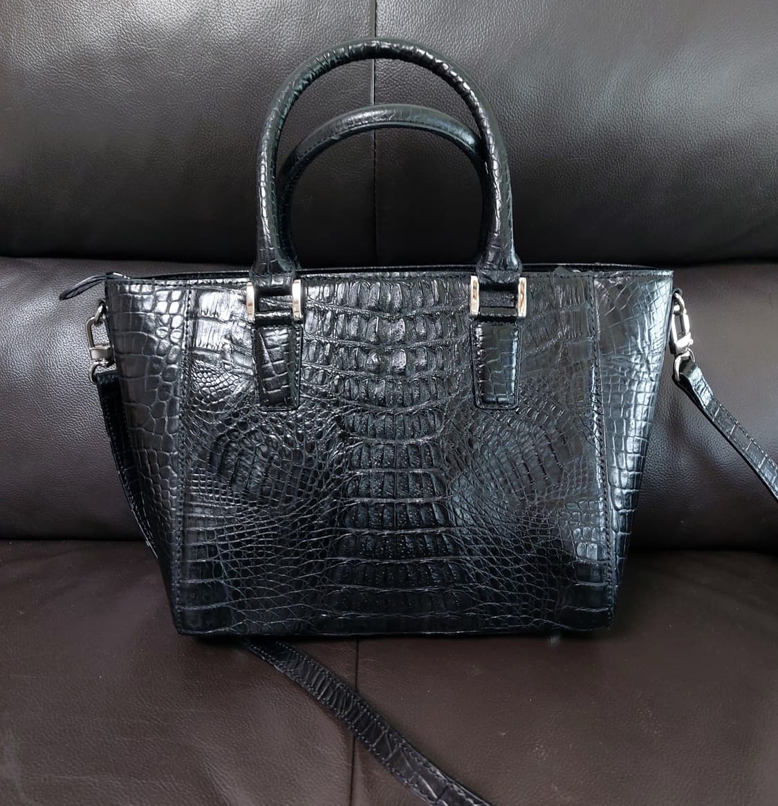 수아스티(SUASTI) 리얼 악어가죽 토트백 블랙

- 상품이미지3