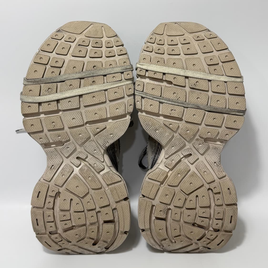 발렌시아가 더티 컷 아웃 3XL 스니커즈 (255 260) 상품이미지7