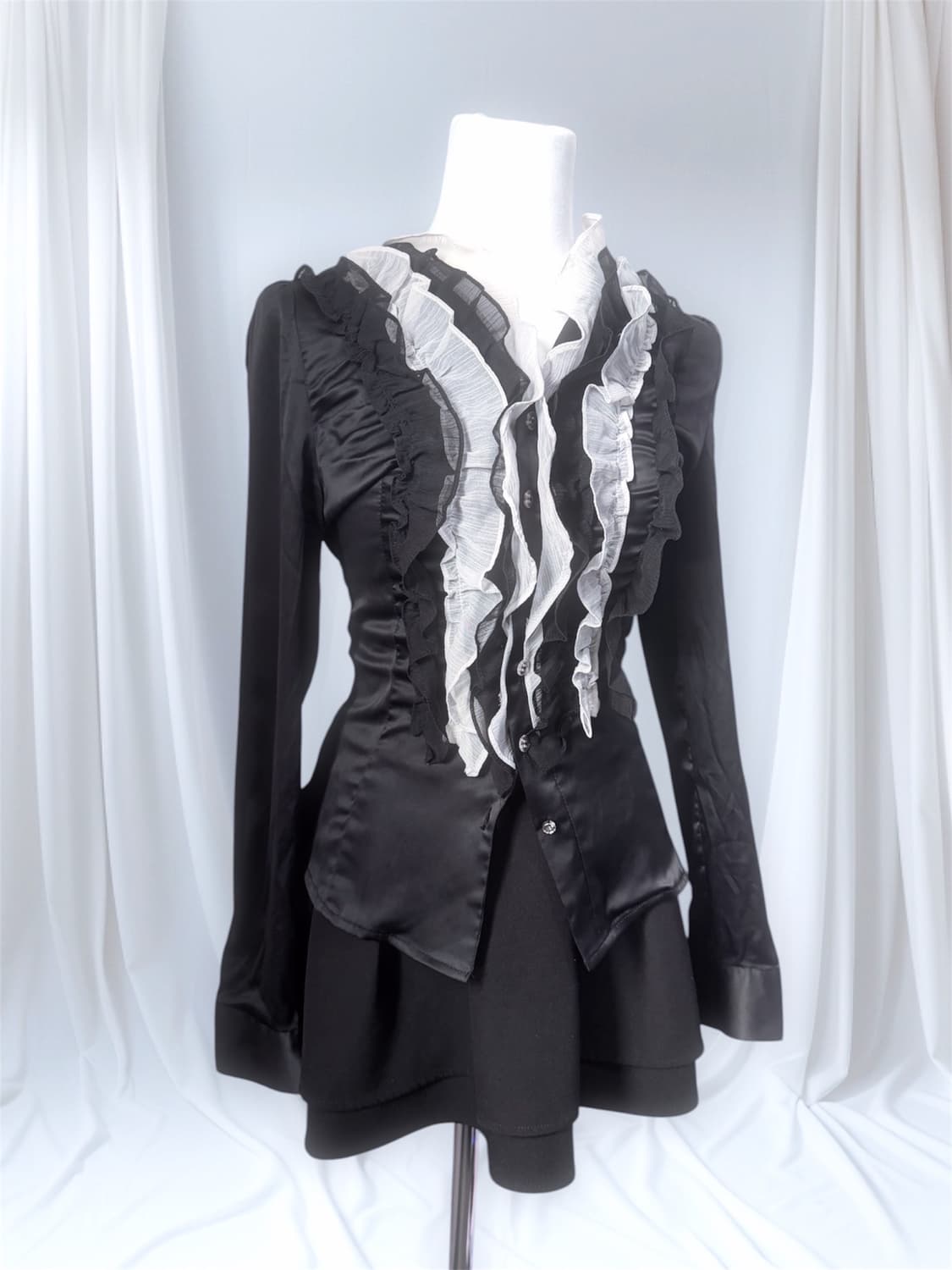black and white ruffle blouse 상품이미지2