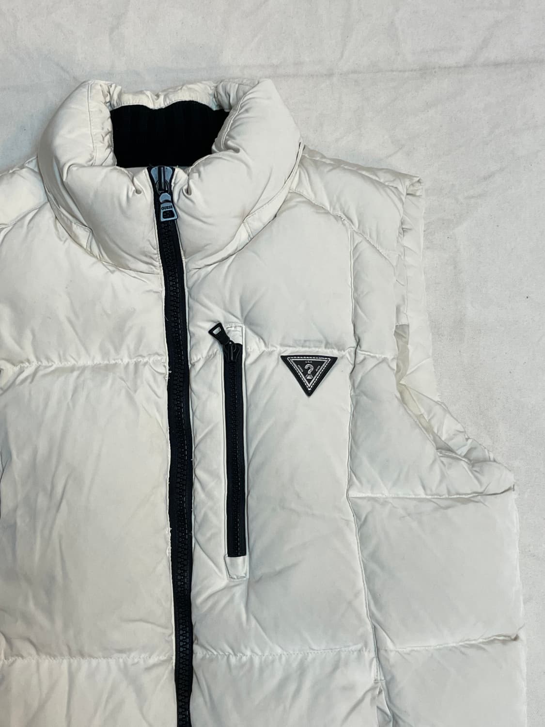 게스 패딩 조끼 상품이미지2