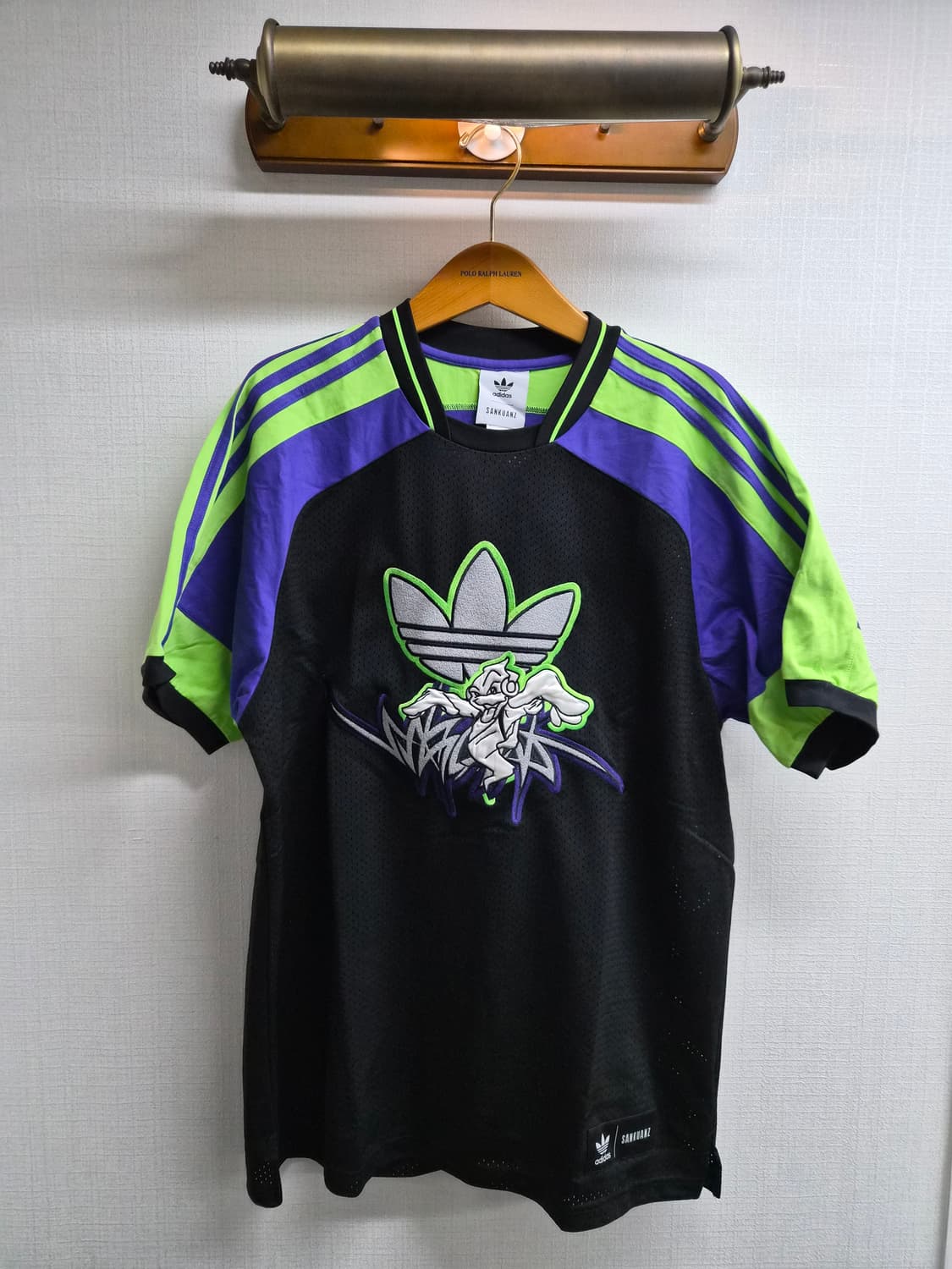 해외M) 아디다스 오리지널스 x 상콴즈(SANKUANZ) 매쉬 티 팝니다 상품이미지1