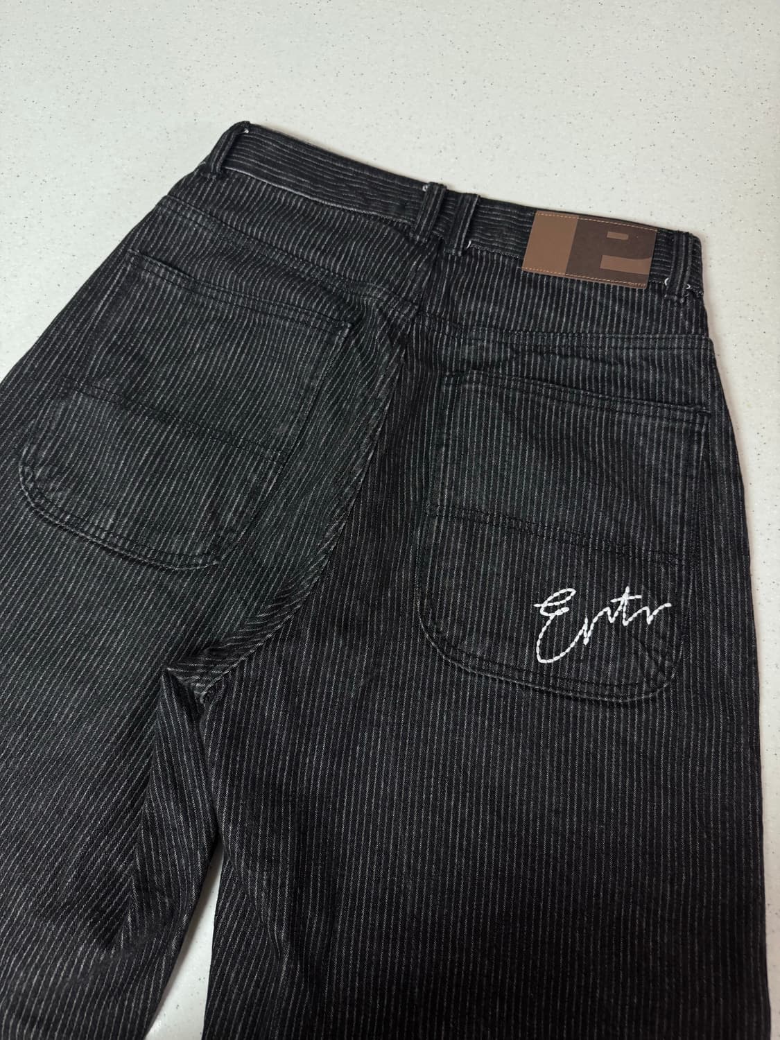 (마지막가격)Ertr - Stripe Denim Pants Black 상품이미지3