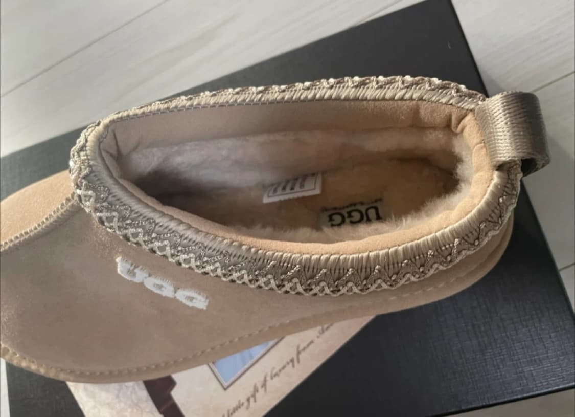 UGG 어그 시드니 엠보 로고 슬리퍼 260 새상품 상품이미지3